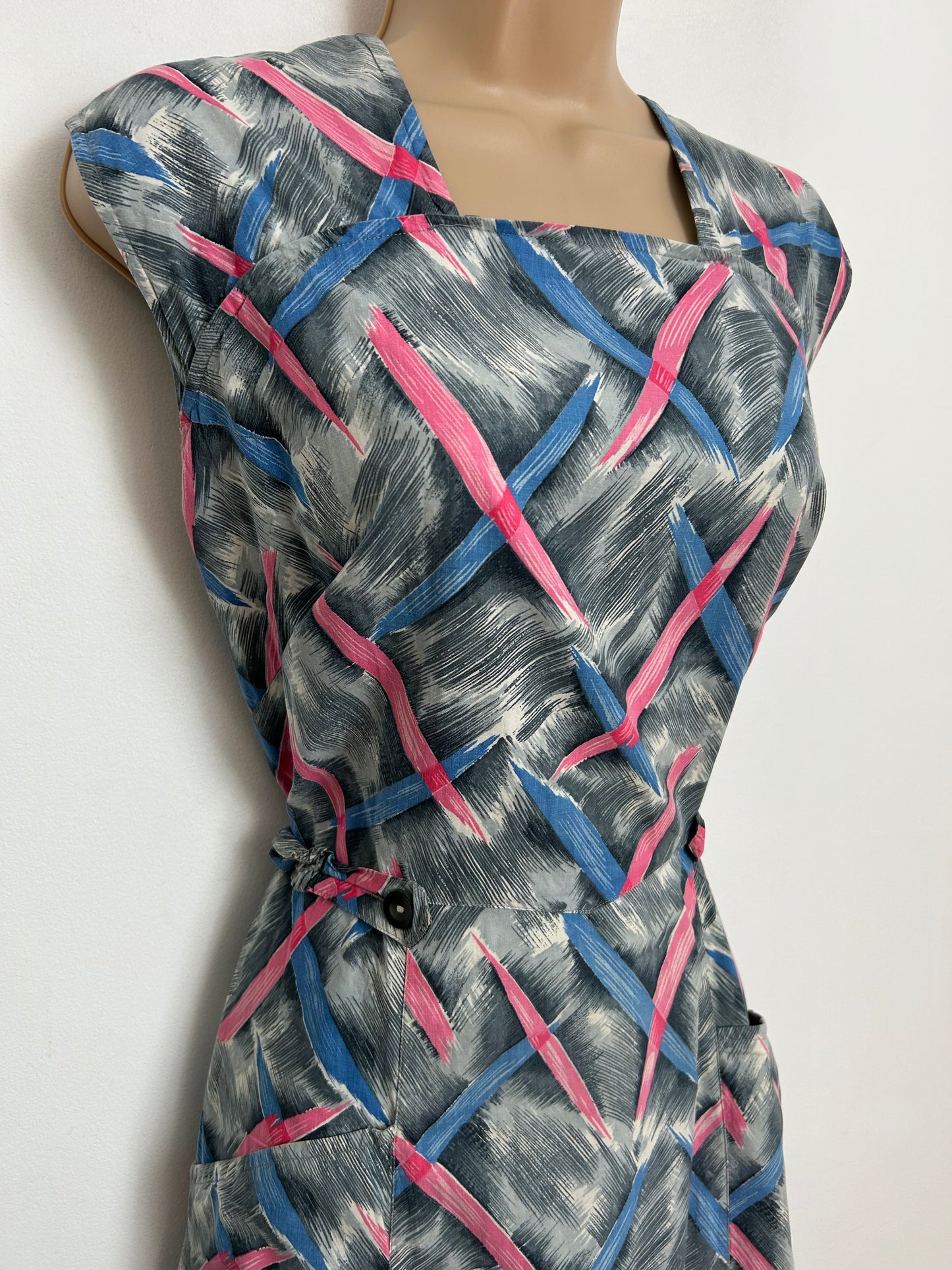 Vintage 1950s Size 10 Grey Pink & Blue Check Print Cotton Wrap Day Dress