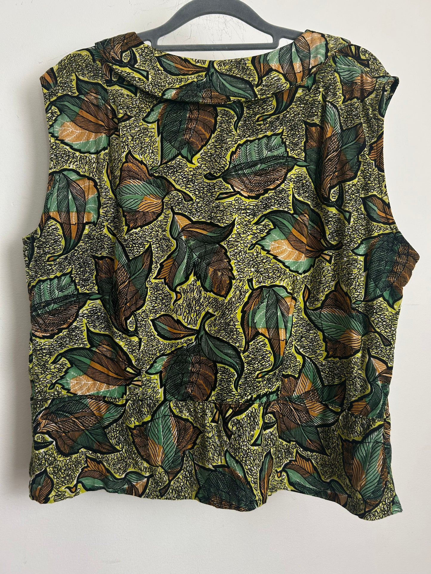 Vintage 1950s Size 14 Green & Brown Tones Leaf Print Sleeveless Collared Top