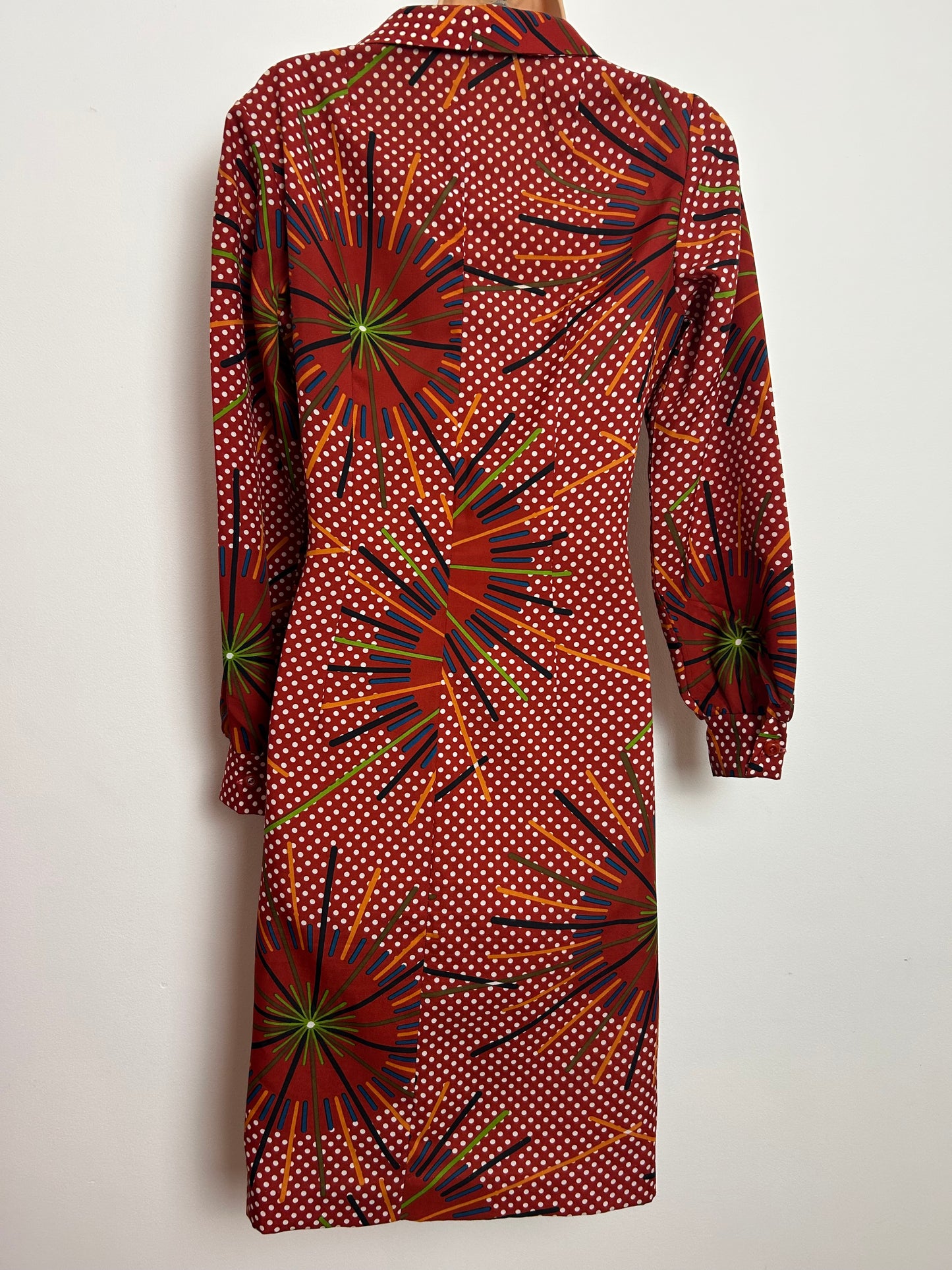 Vintage 1970s 10-12 Dark Red Polka Dot & Sunburst Abstract Print Double Tie Front Dress