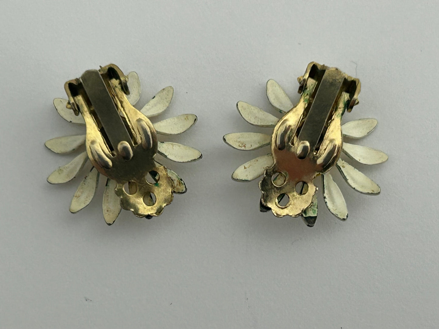 Vintage 1960s Cute Gold Tone White & Yellow Enamel Clip On Daisy Earrings