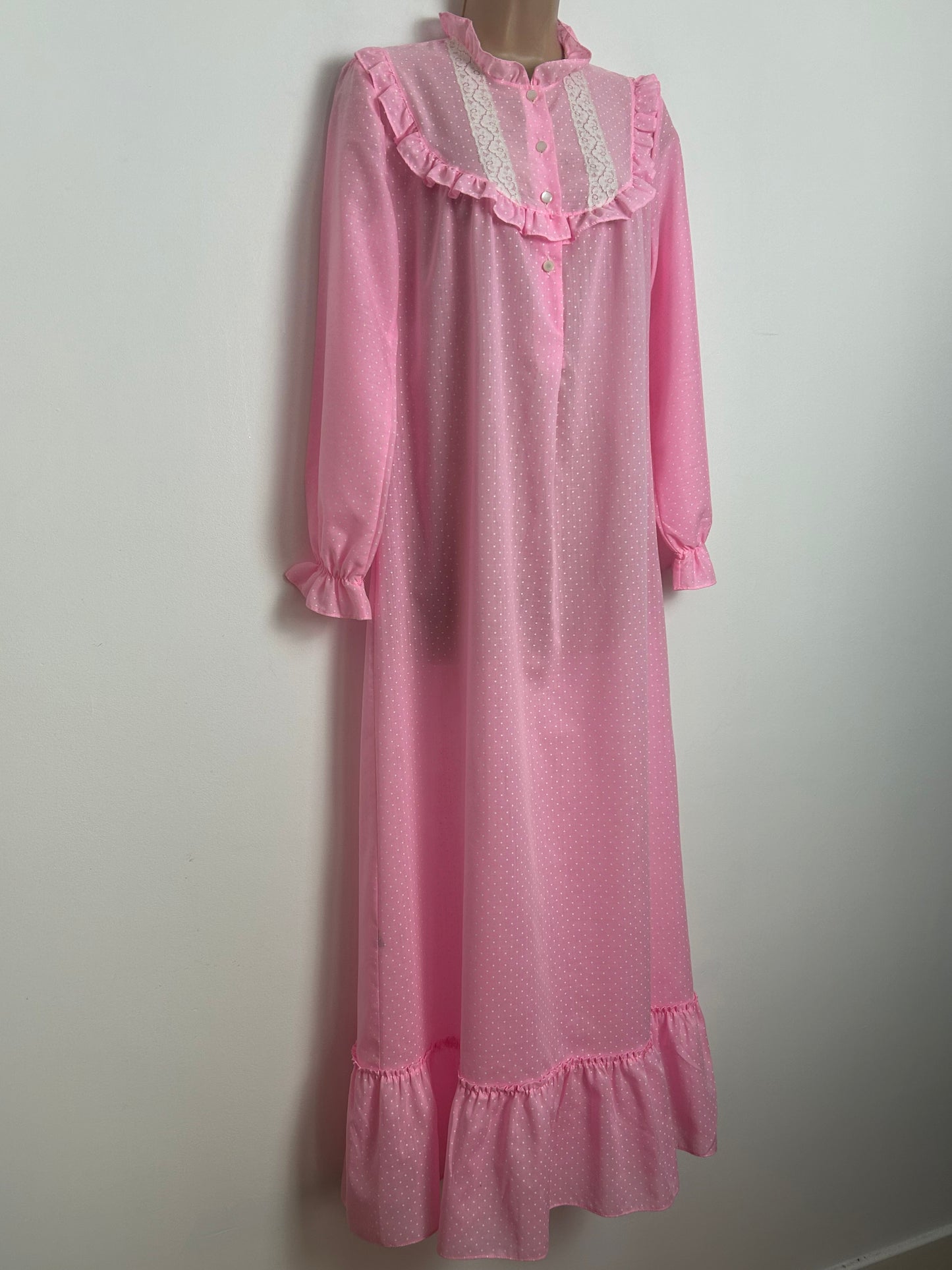 Vintage Size 10-12 Pink & White Polka Dot Lace & Ruffle Trim Long Sleeve Smock Style Nightdress
