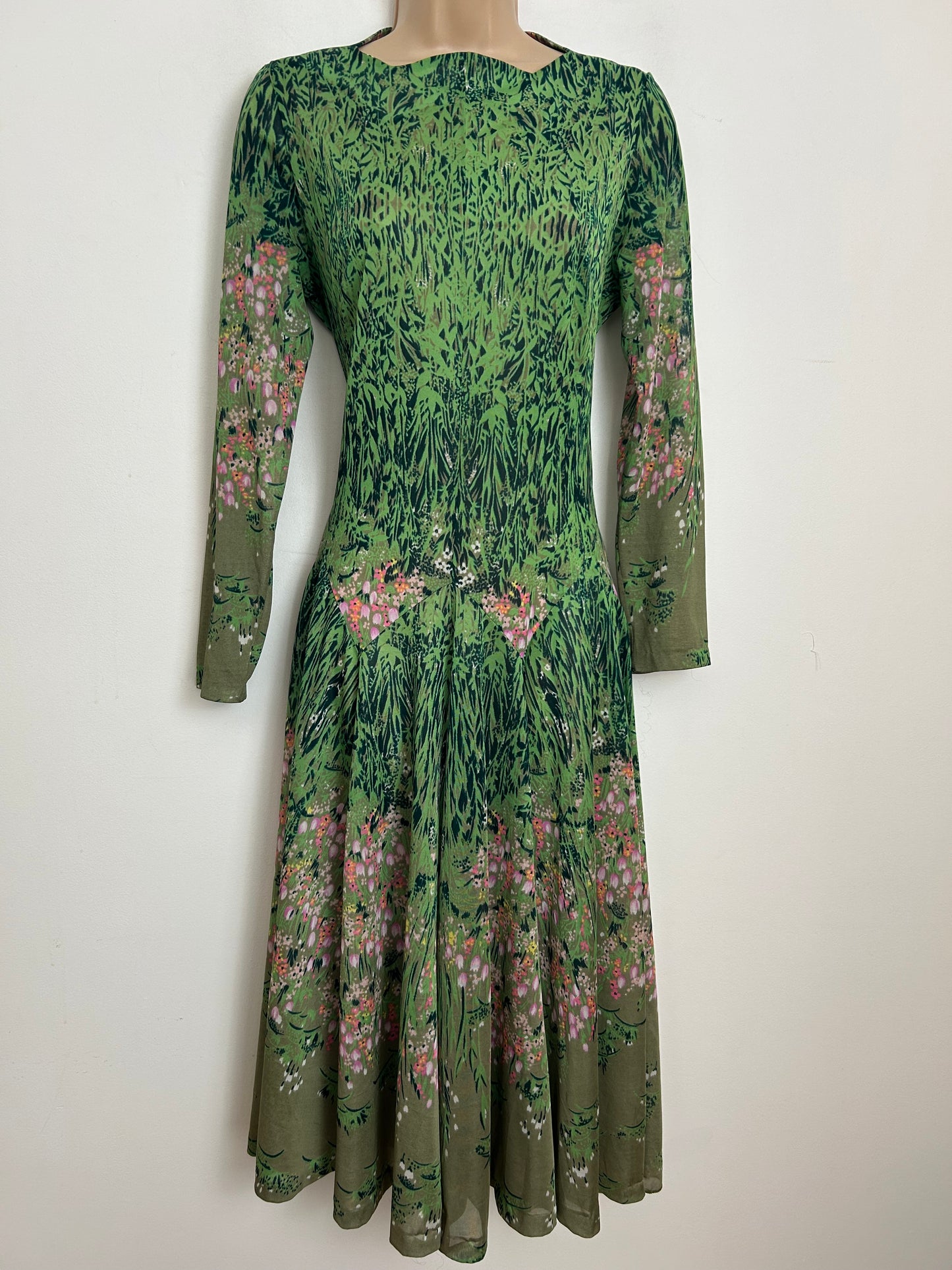 Vintage Late 1970s Italian Made FELICE For INSTRADE Size 8-10 Green & Pink Floral Print Long Sleeve Flared Day Dress