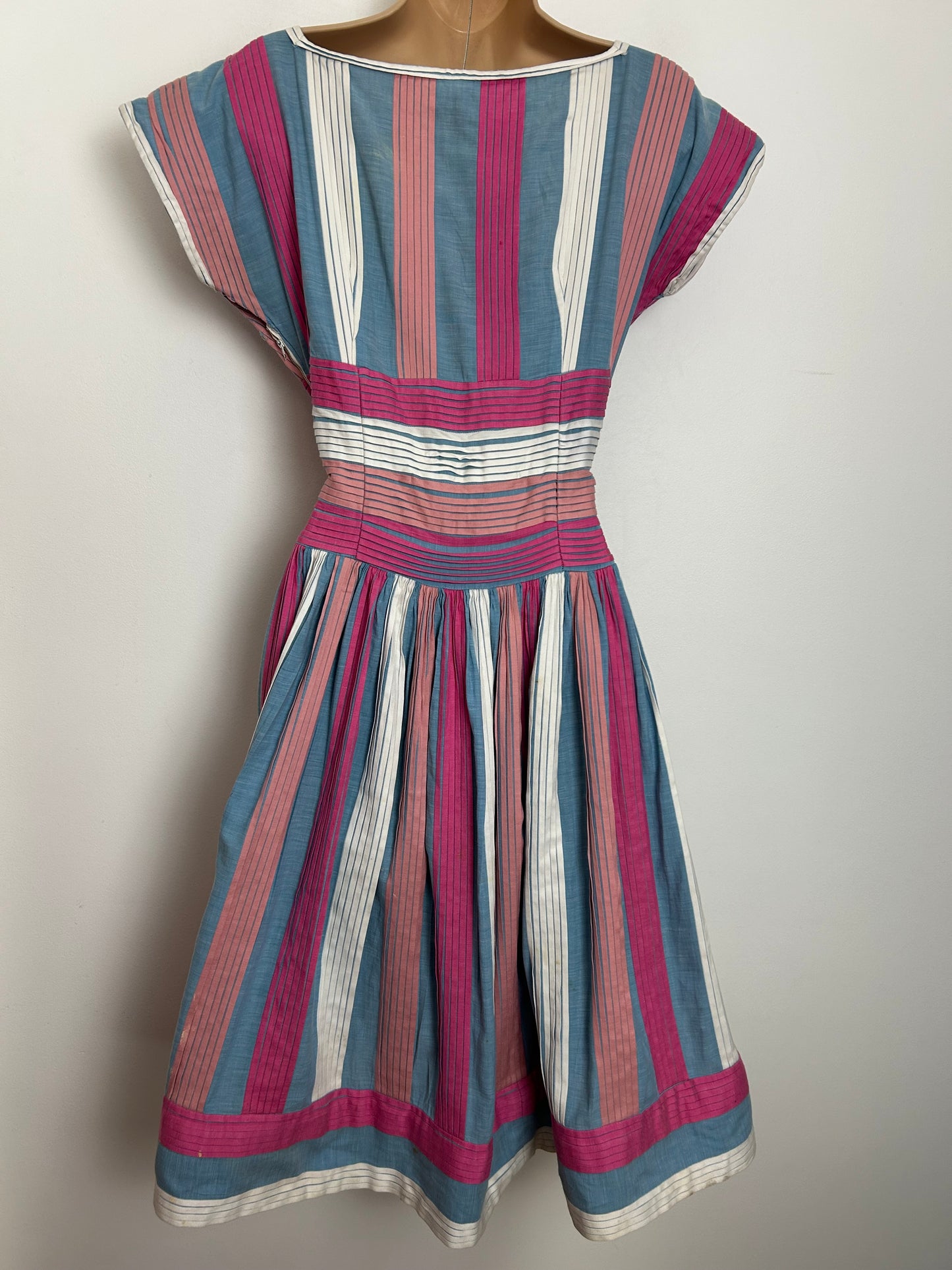 Vintage 1950s ALICE EDWARDS Size 10 Pink Blue & White Cotton Pleated Summer Prom Dress