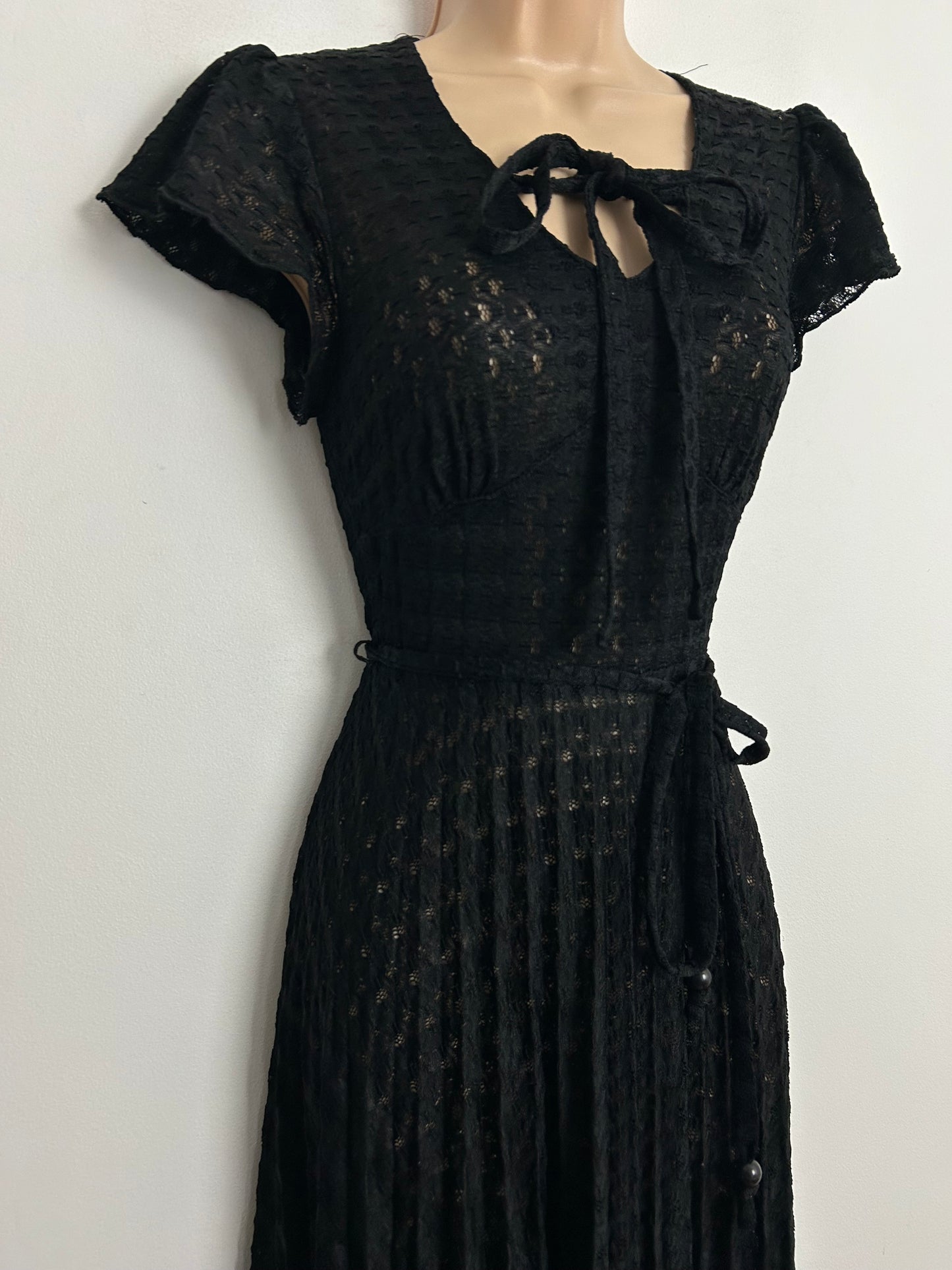 Vintage 1970s C&A UK Size 6 Black Semi Sheer Short Sleeve Belted Pleated Boho Maxi Dress