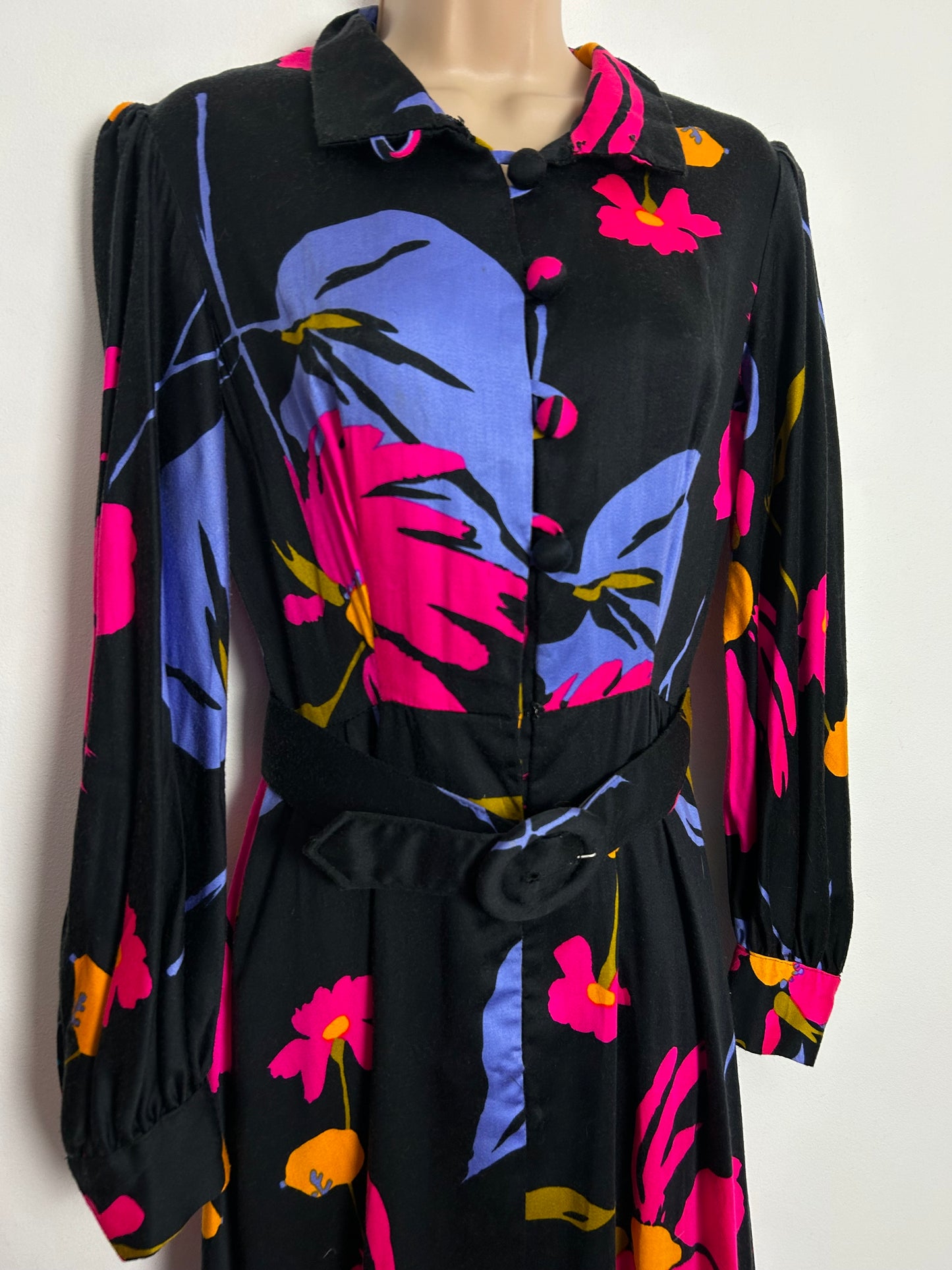Vintage Late 1960s ALICE OF CALIFORNIA UK Size 8 Black Pink Blue & Orange Bold Floral Print Belted Maxi Dress