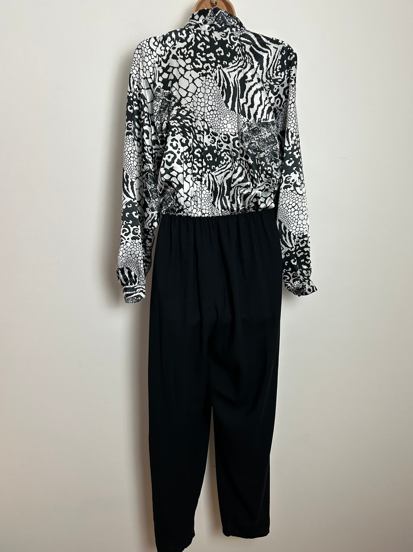 Vintage 1980s Size 12 Black & Silver Animal/Leopard Print Long Sleeve Pleated Evening Jumpsuit
