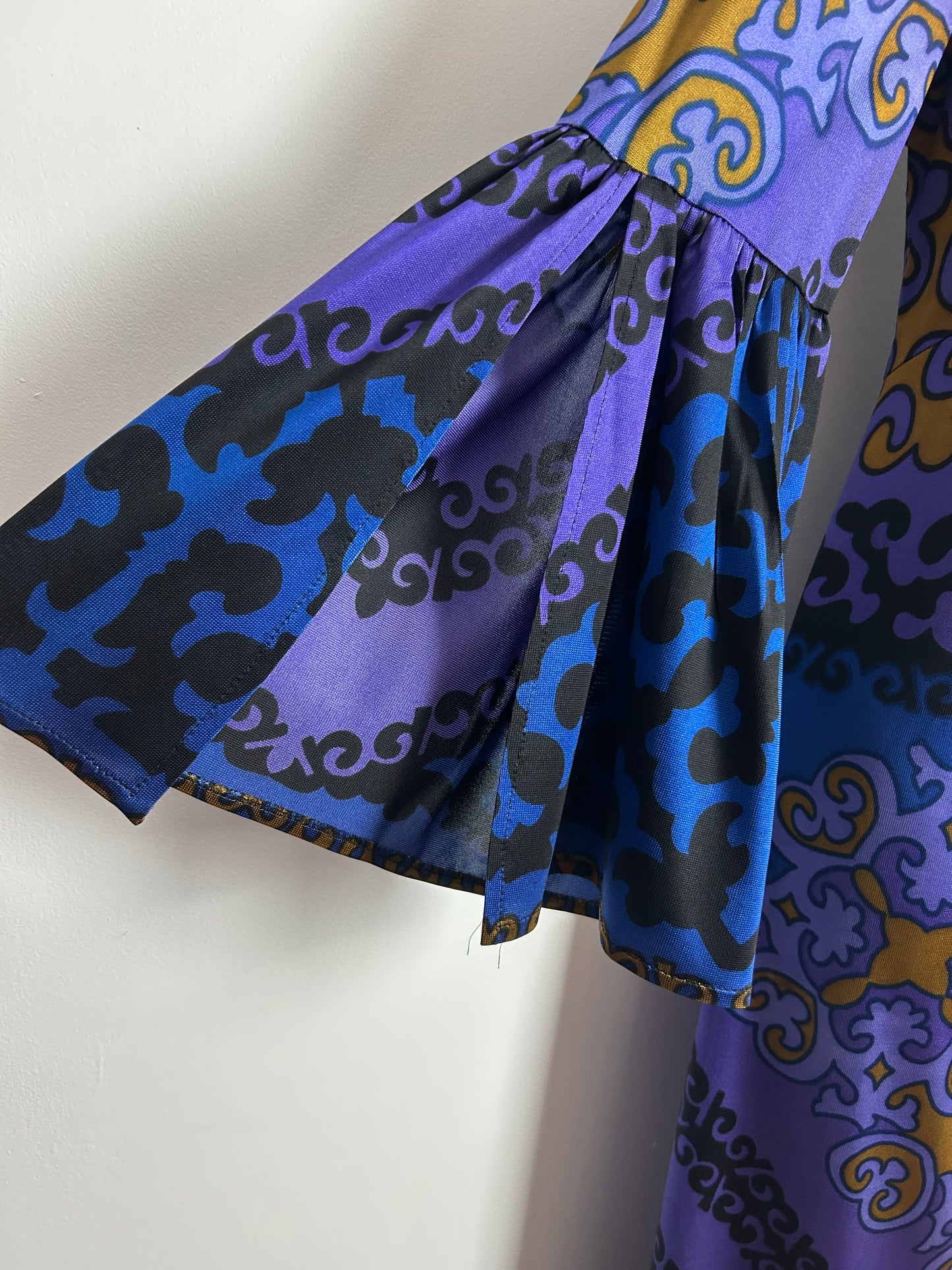 Vintage 1970s SIDGREENE OF LONDON Size 12 Mauve Blue & Dark Gold Abstract Long Sleeve Split Cuff Maxi Dress