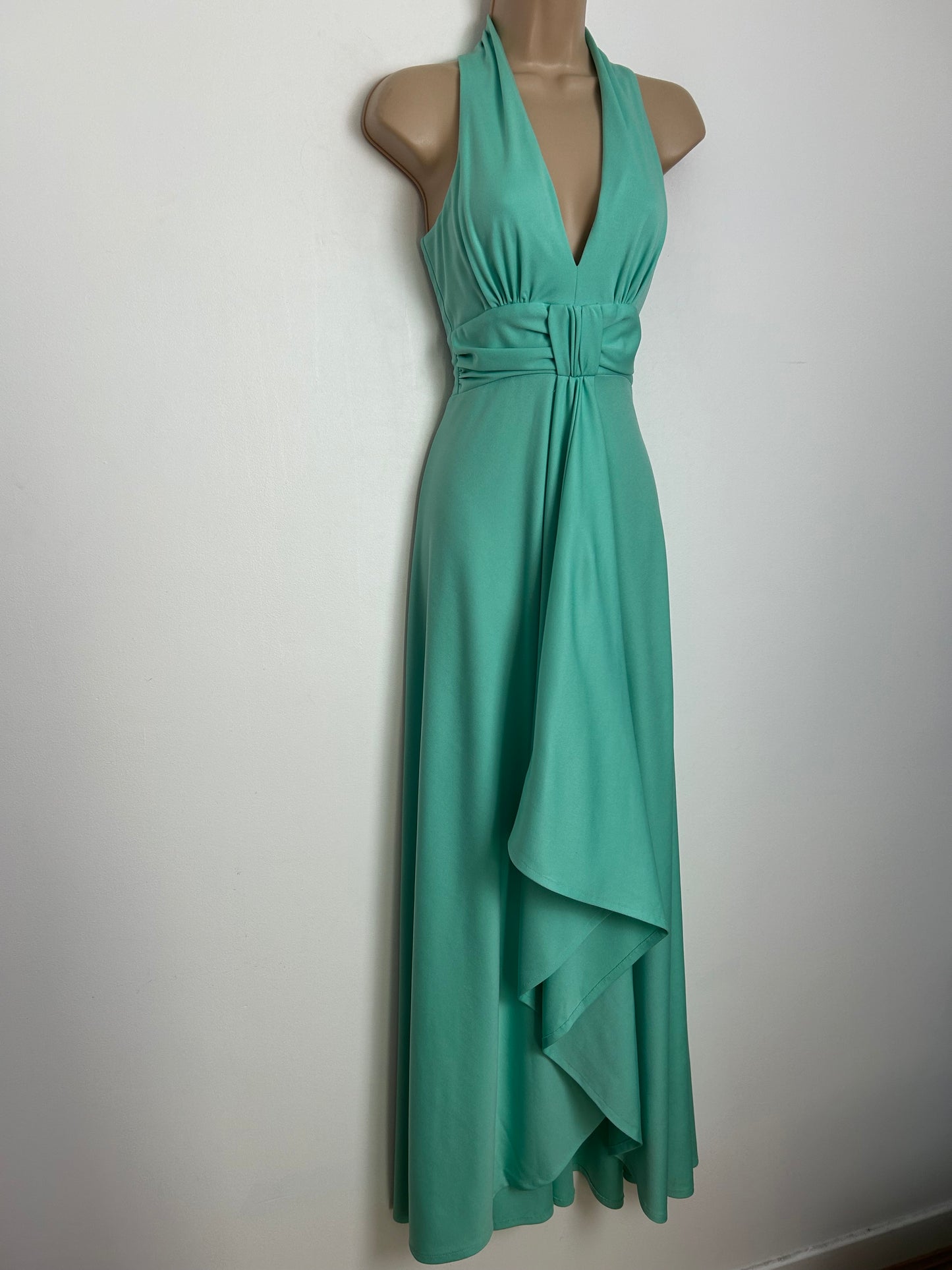 Vintage 1970s Size 6 Mint Green Sleeveless Plunge Neck Summer Occasion Maxi Dress