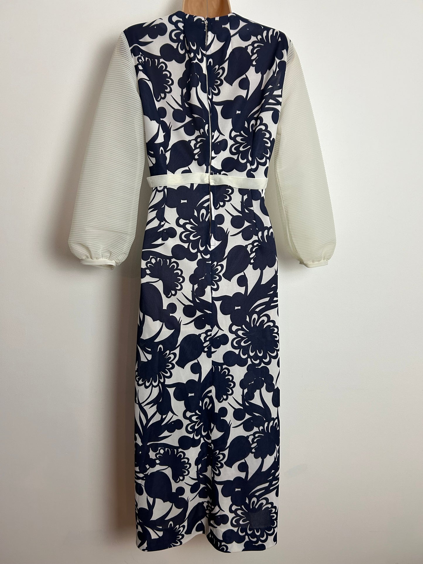 Vintage 1970s UK Size 10-12 Blue & White Floral Print Pleated Long Sleeve Bow Ribbon Detail Boho Midaxi Dress