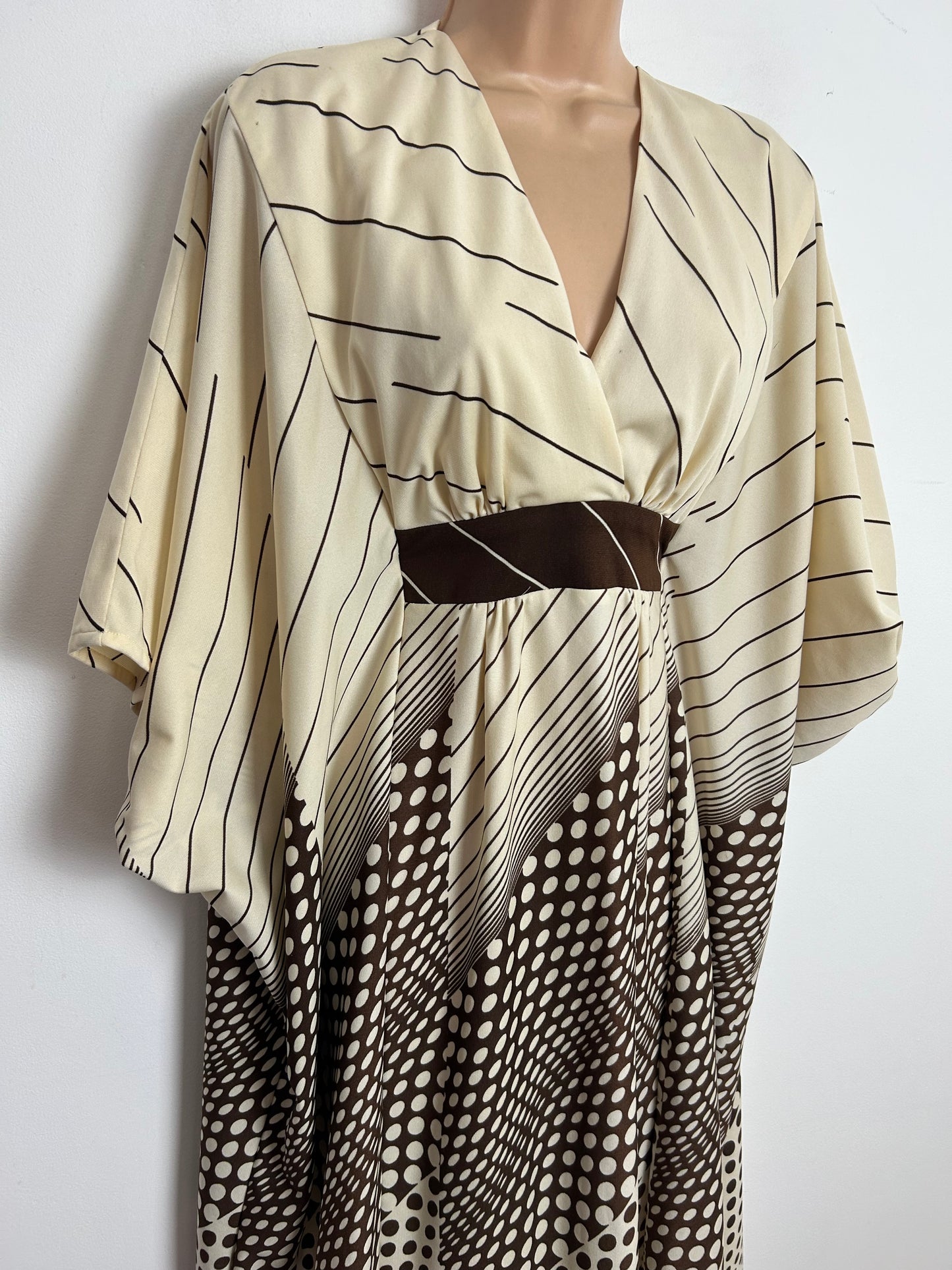 Vintage 1970s Up To Size 18/20 Cream & Brown Stripe & Polka Dot Print Wide Sleeve Kaftan Maxi Dress