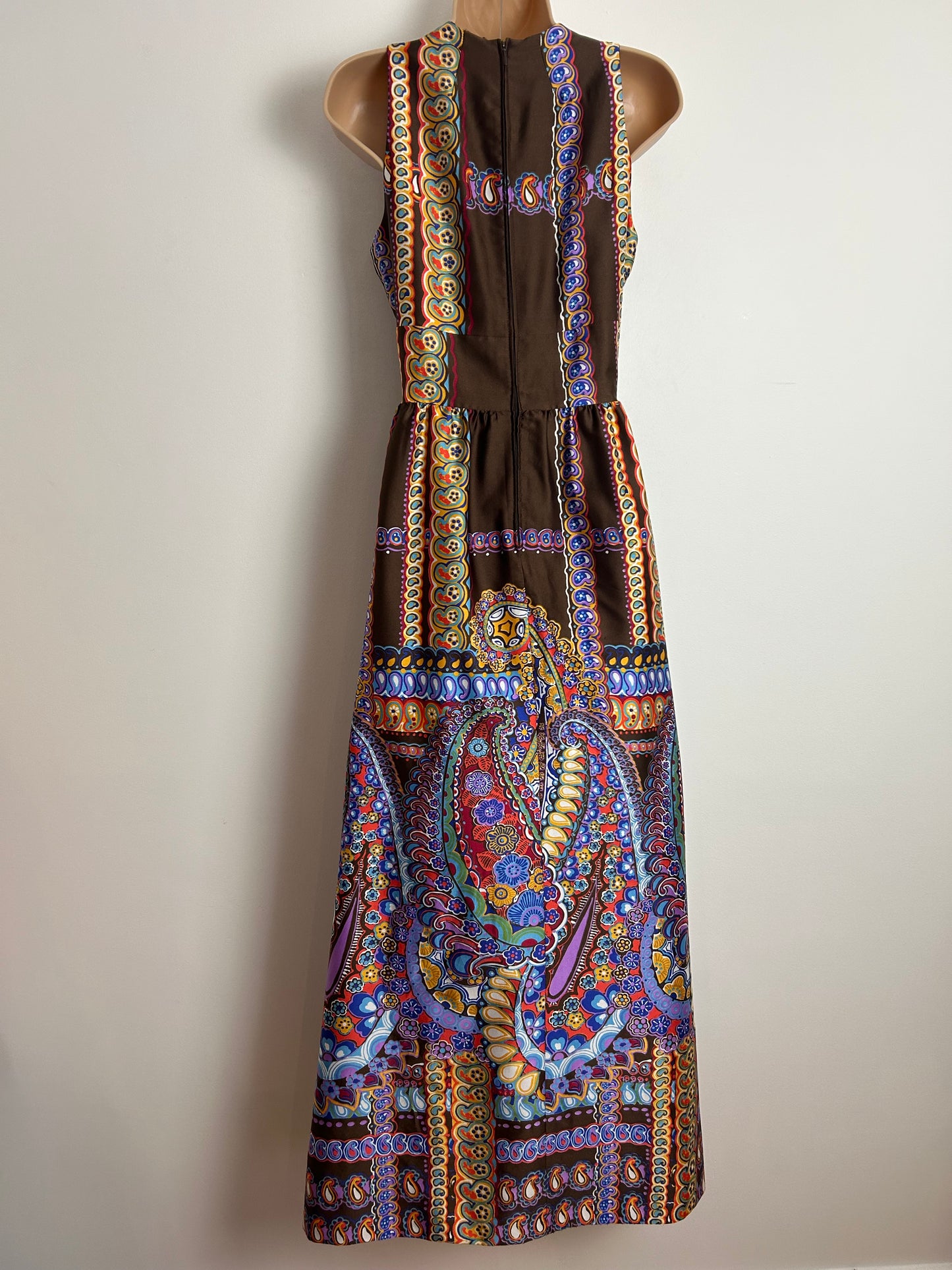 Vintage 1970s VERA MONT PARIS Size 8 Brown Orange Blue & Yellow Abstract Paisley Print Maxi Dress