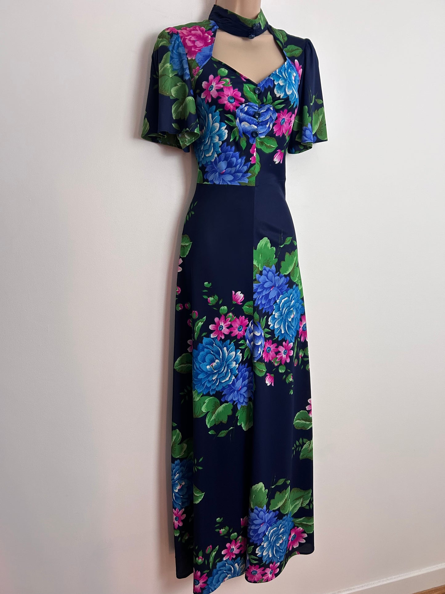 Vintage 1970s UK Size 6 Navy Blue Pink & Green Floral Print Cut Out Choker Neck Maxi Dress