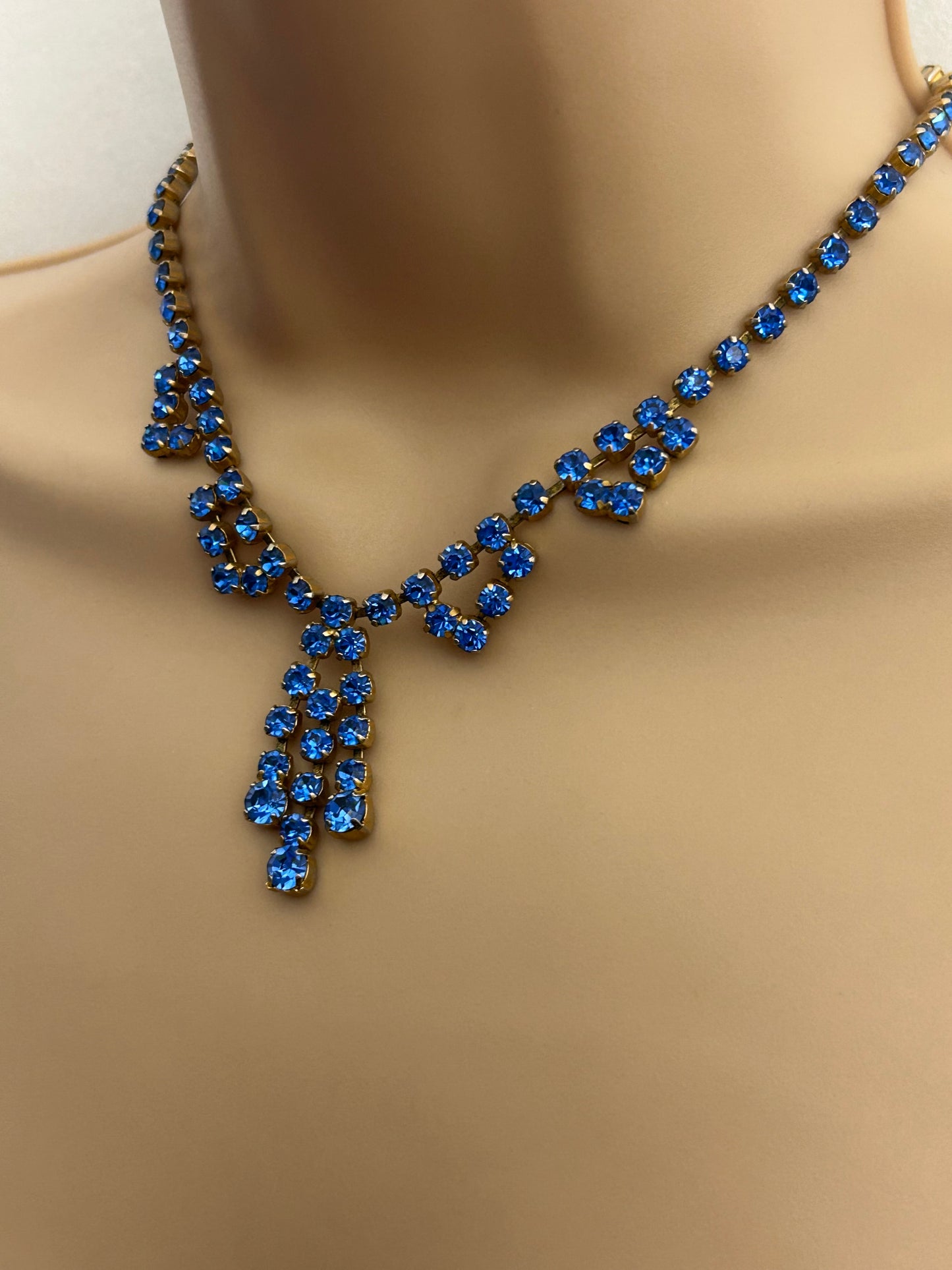 Vintage 1960s Beautiful Blue Diamante Glass Stone Set Necklace