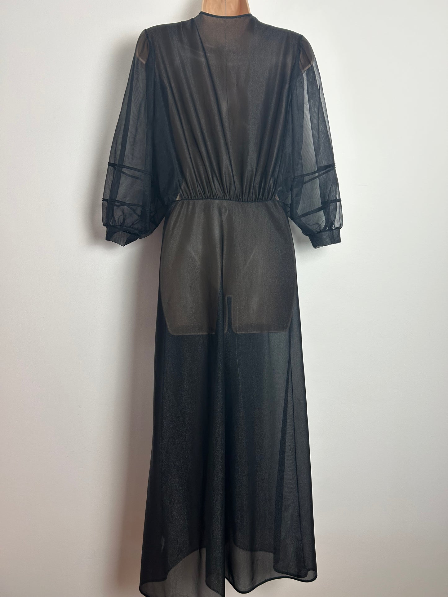 Vintage 1970s Size 8 Black Nylon Mid Sleeves Peignoir Negligee House Coat