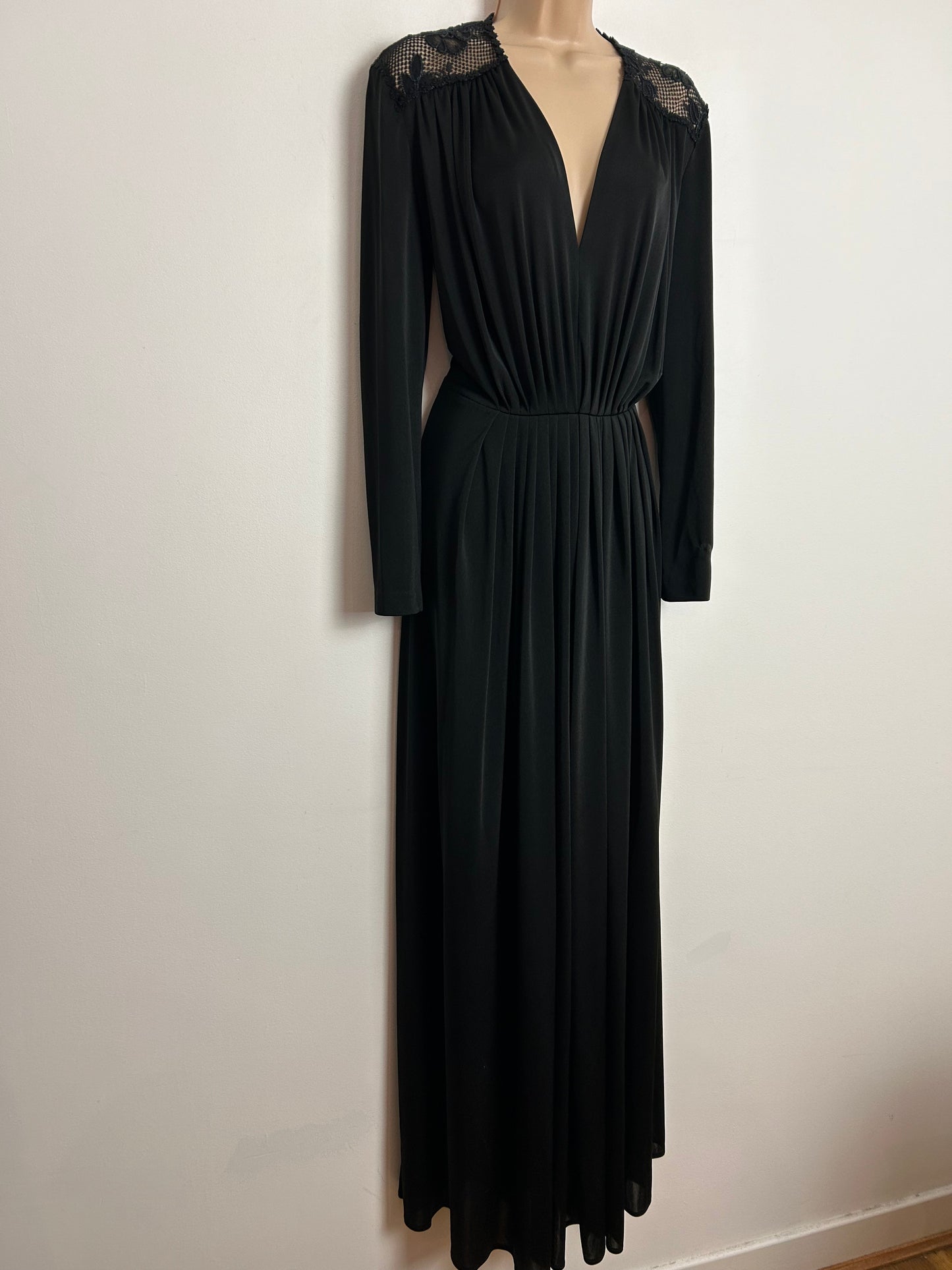 Vintage 1970s CREATION HOFFMAN UK Size 12-14 Black Floral Lace Panel Plunge Neck Long Sleeve Pleated Evening Maxi Dress