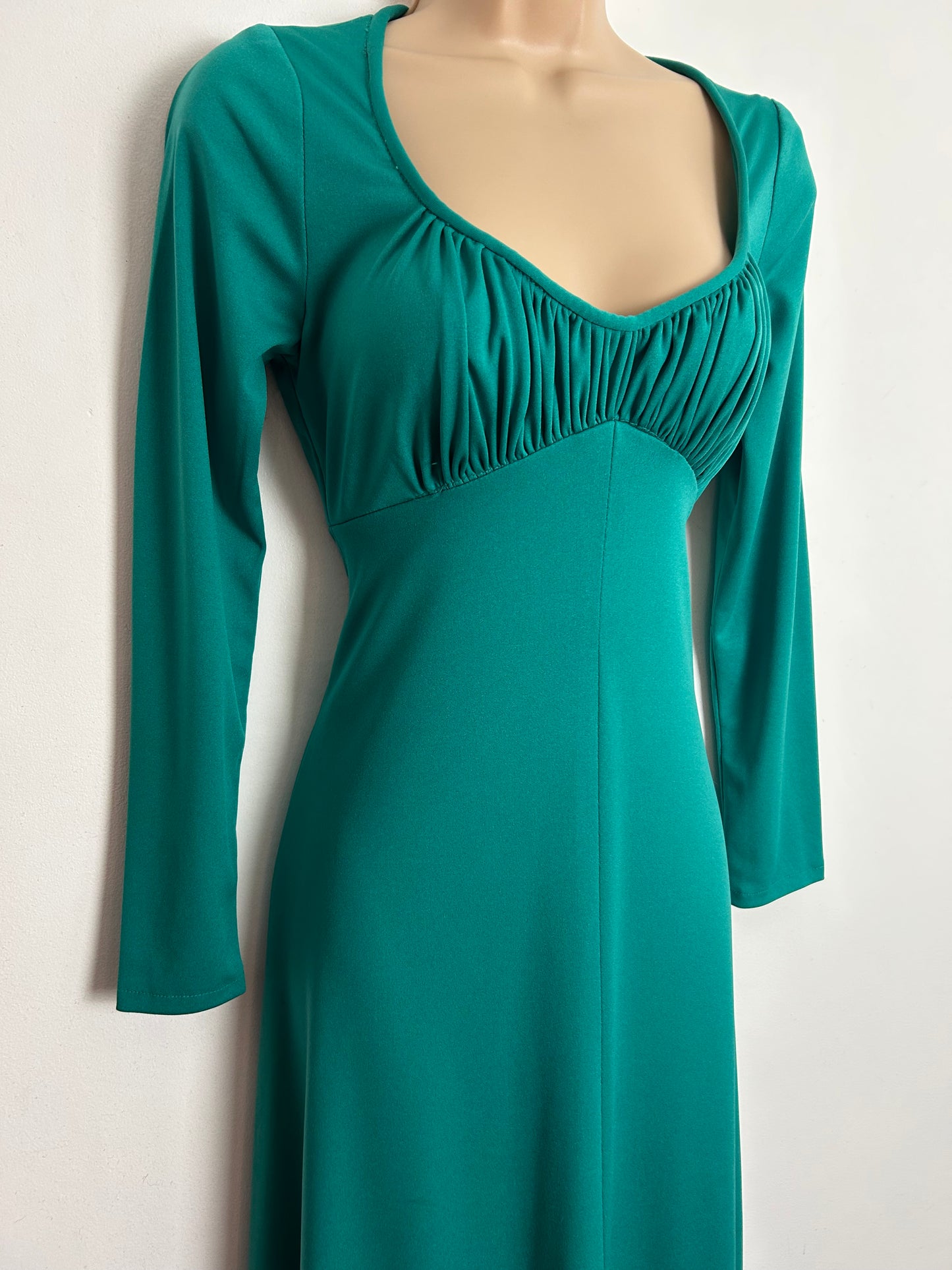 Vintage 1970s QUAD UK Size 6-8 Jade Green Ruched Bodice Long Sleeve Maxi Dress
