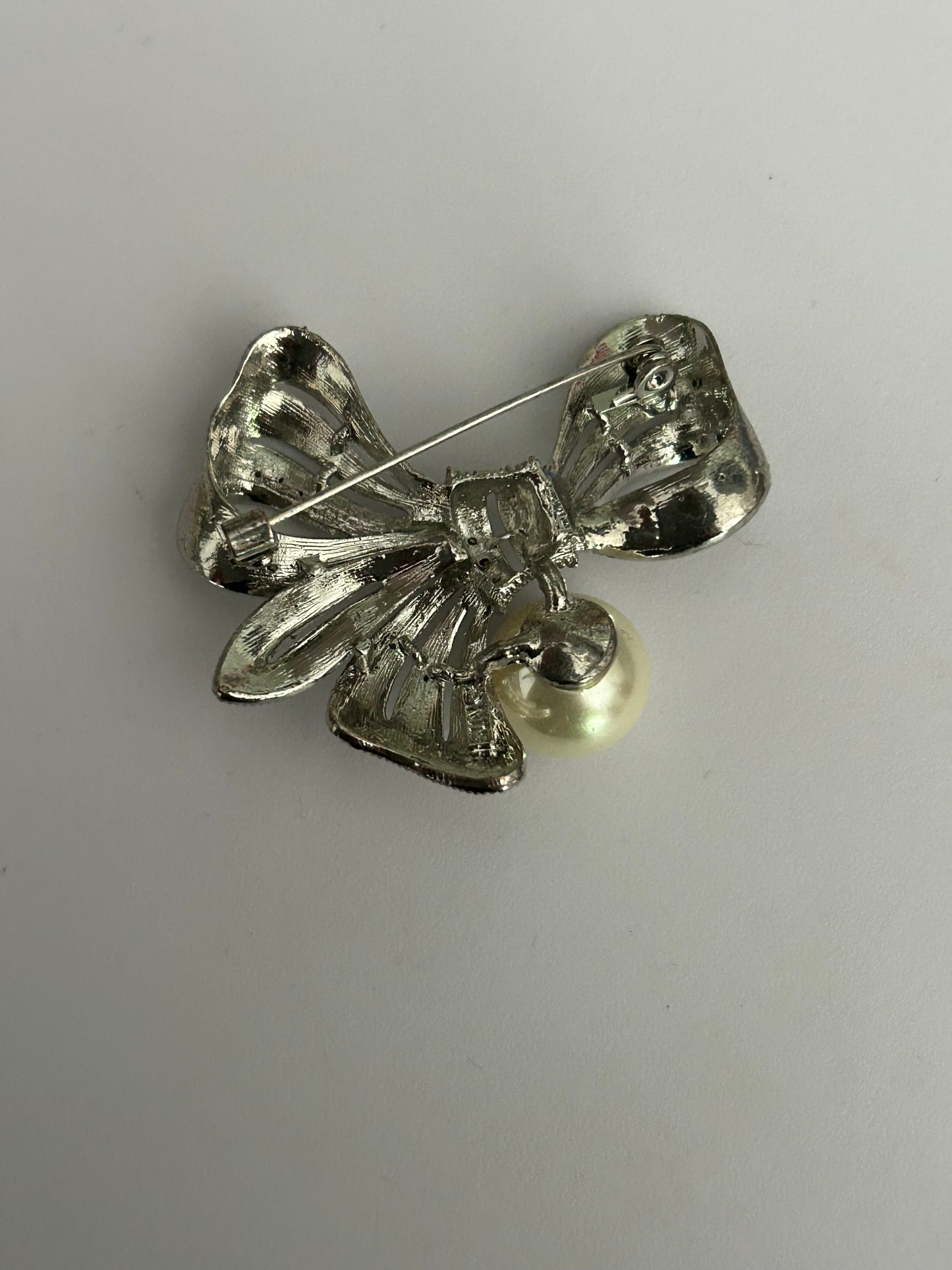 Vintage SUNG Singed Silver Tone Marcasite & Diamante & Faux Pearl Set Bow Brooch