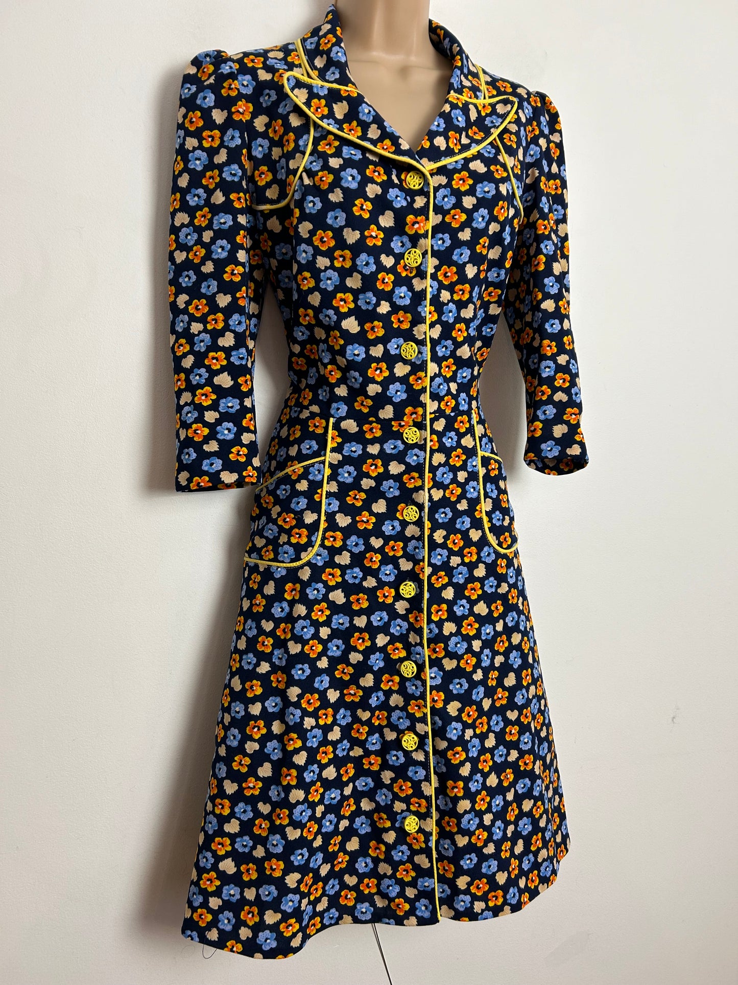 Vintage 1970s UK Size 10 Navy Blue Orange & Yellow Floral Print Feature Collar Day Dress