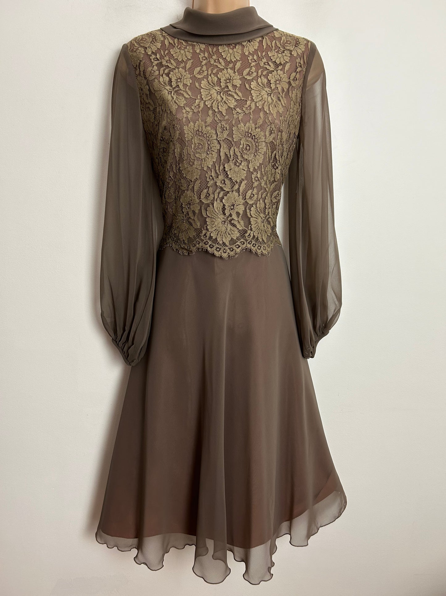 Vintage 1960s PEGGY FRENCH COUTURE UK Size 8 Taupe Brown Lace Bodice Chiffon Occasion Dress