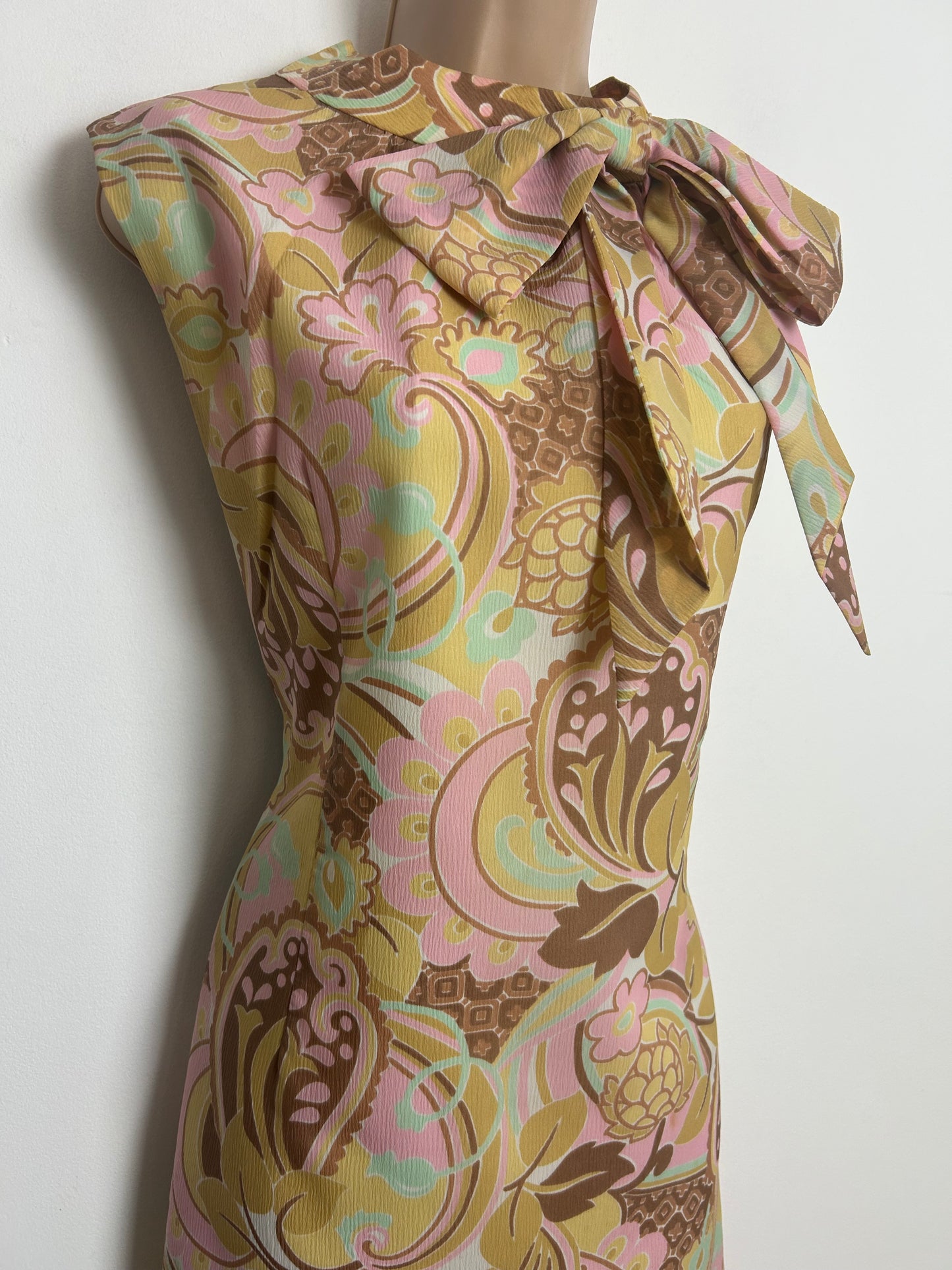 Vintage 1960s HARDOB Size 12-14 Beige Pink & Mint Green Floral Print Bow Detail Mod Shift Dress