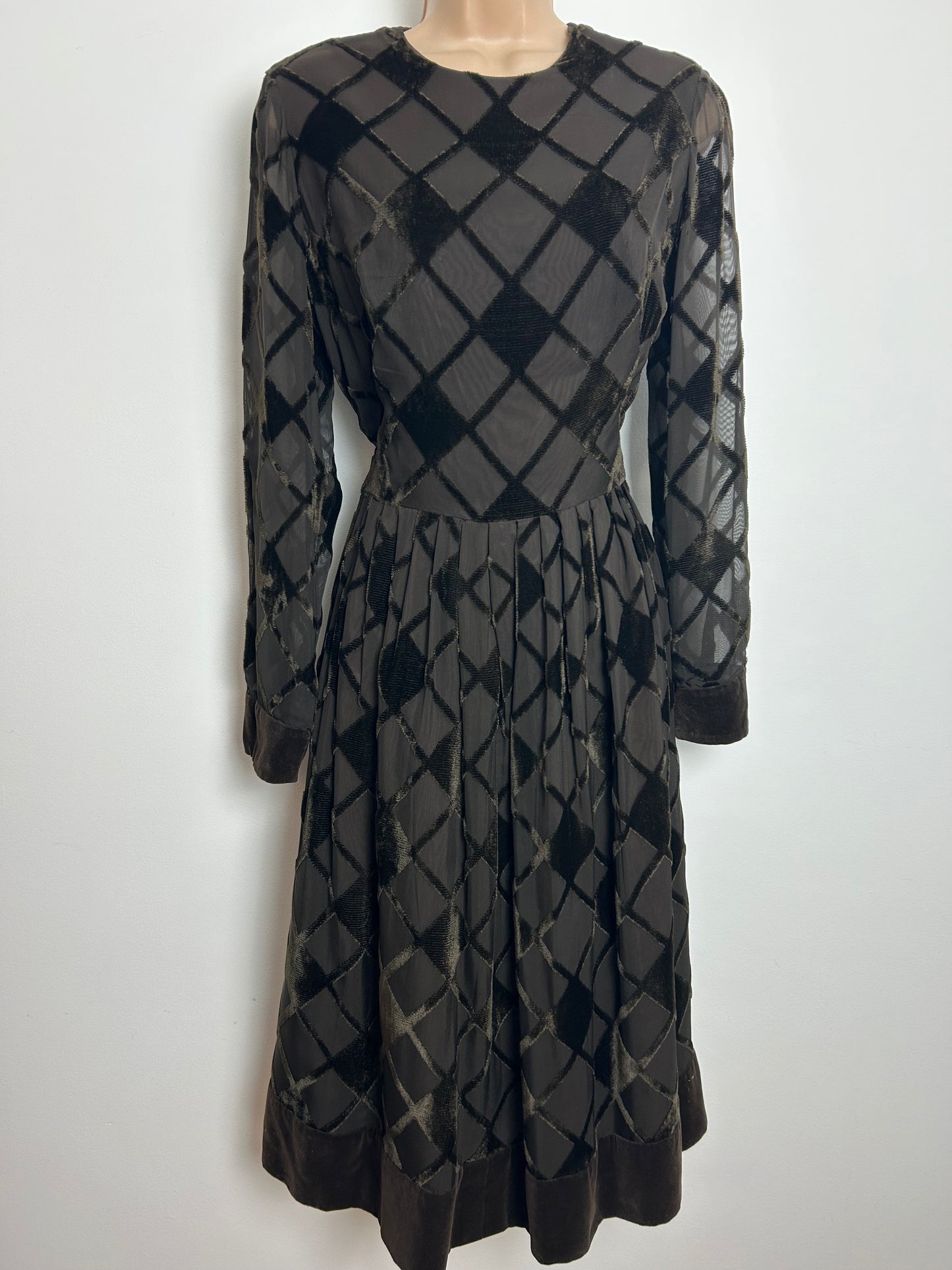Vintage 1960s JEAN ALLEN Size 8-10 Brown Chiffon & Velvet Diamond Check Pattern Long Sleeve Dress