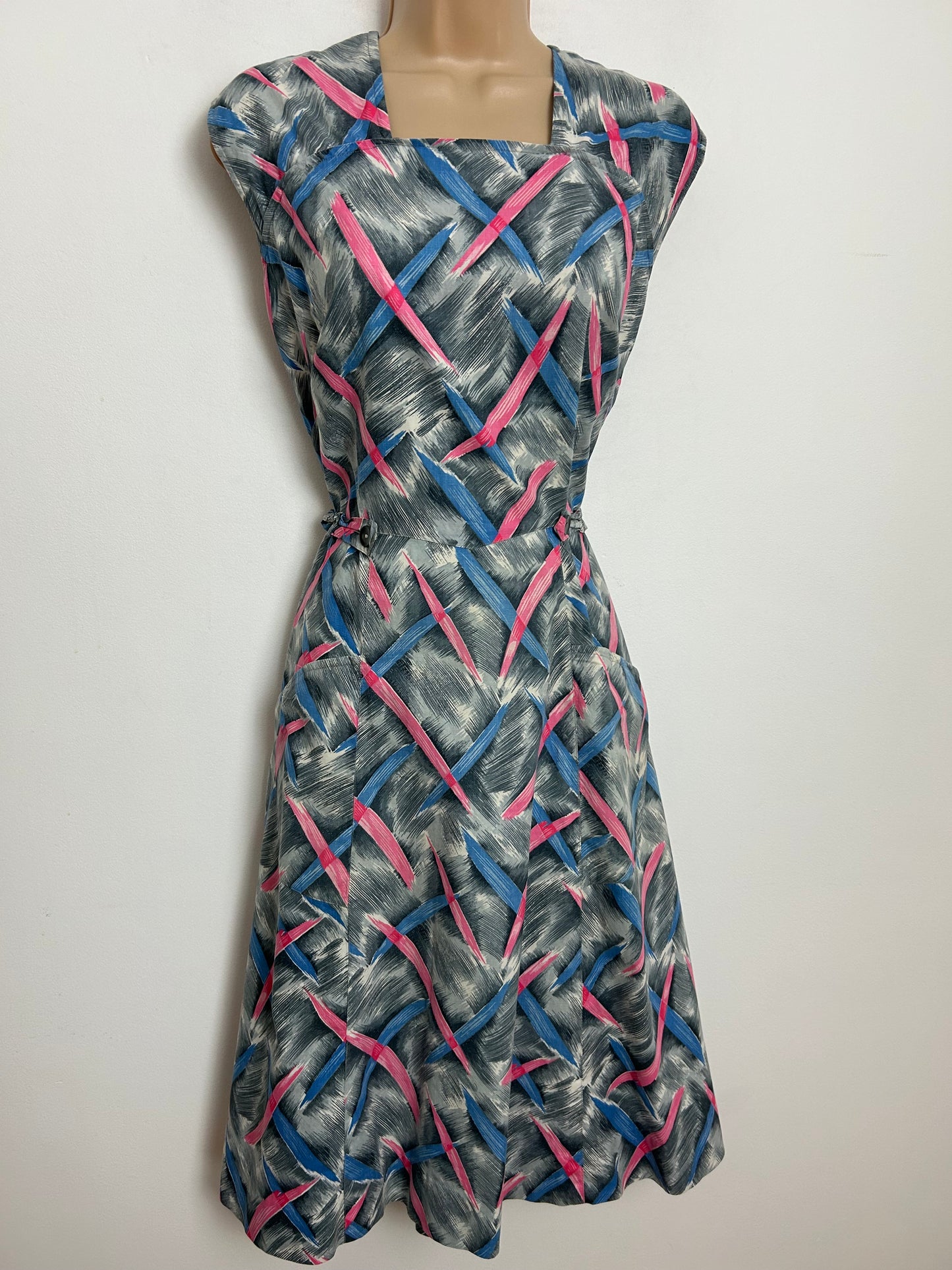 Vintage 1950s Size 10 Grey Pink & Blue Check Print Cotton Wrap Day Dress