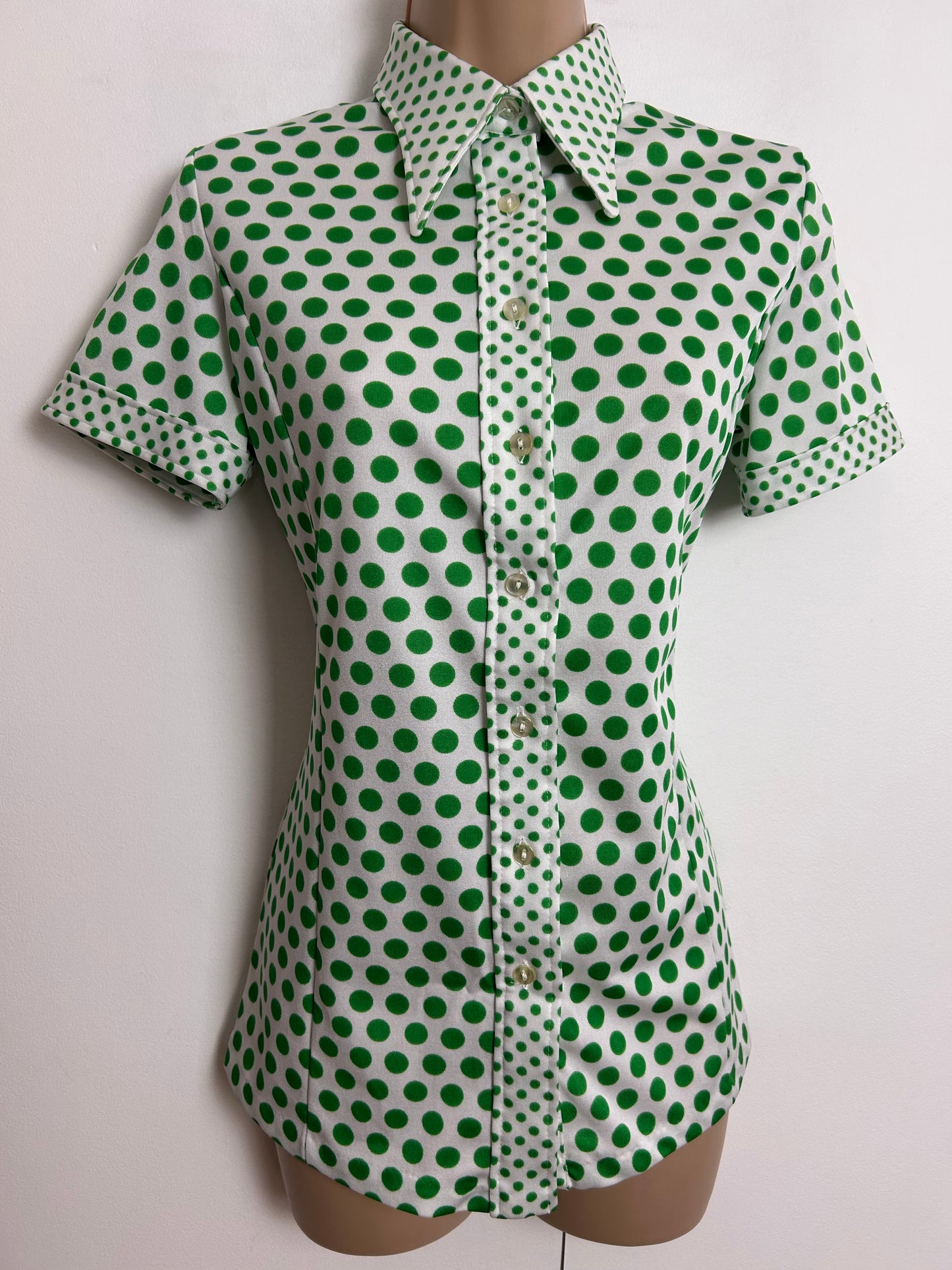 Vintage 1970s Size 12 White & Green Polka Dot Spotty Dagger Collar Short Sleeve Shirt