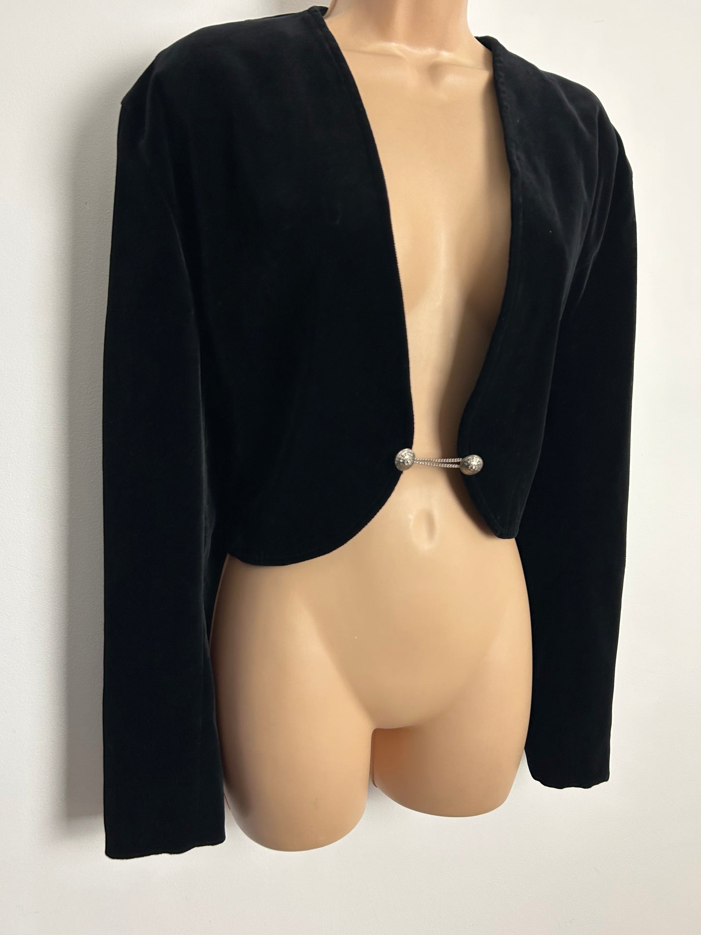 Vintage 1980s Size 14-16 Black Velvet Shrug Style Cover Up Jacket