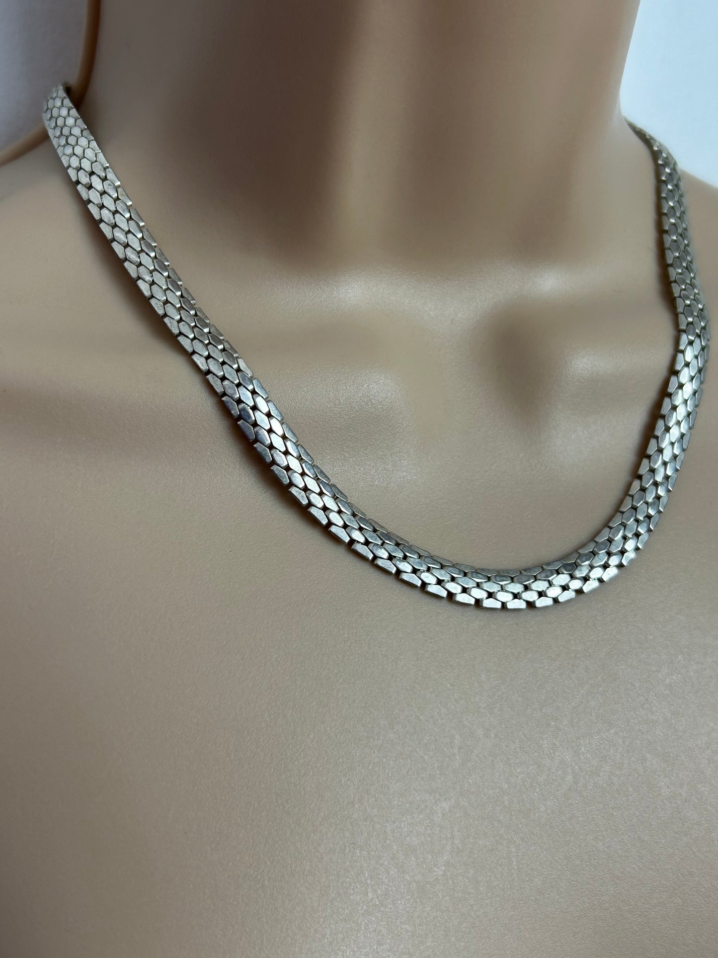 Vintage 1970s Silver Tone Choker Style Mesh Necklace