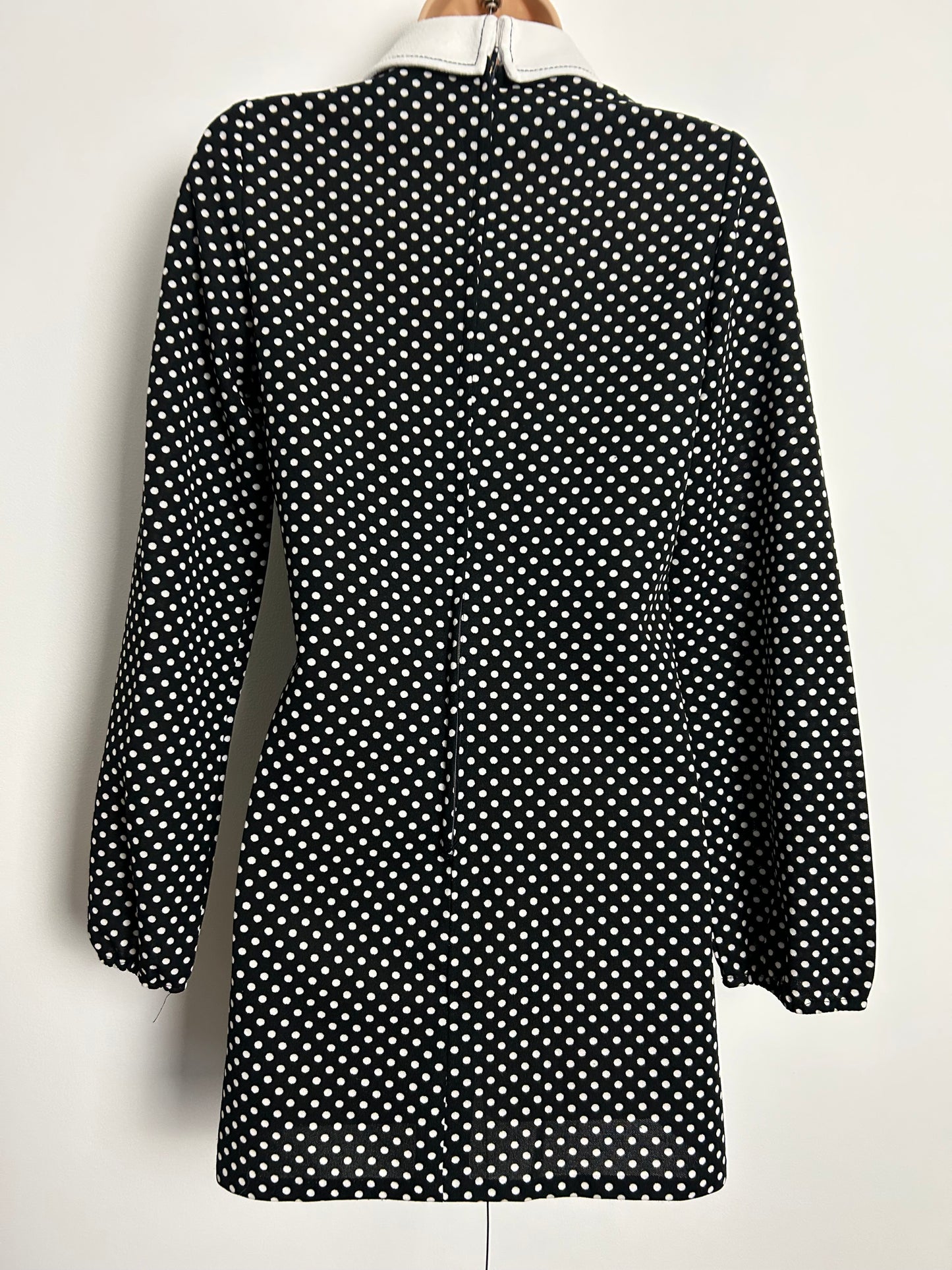 Vintage 1960s UK Size 8 Black & White Polka Dot Print Dagger Collar Long Sleeve Mini Mod Shift Dress