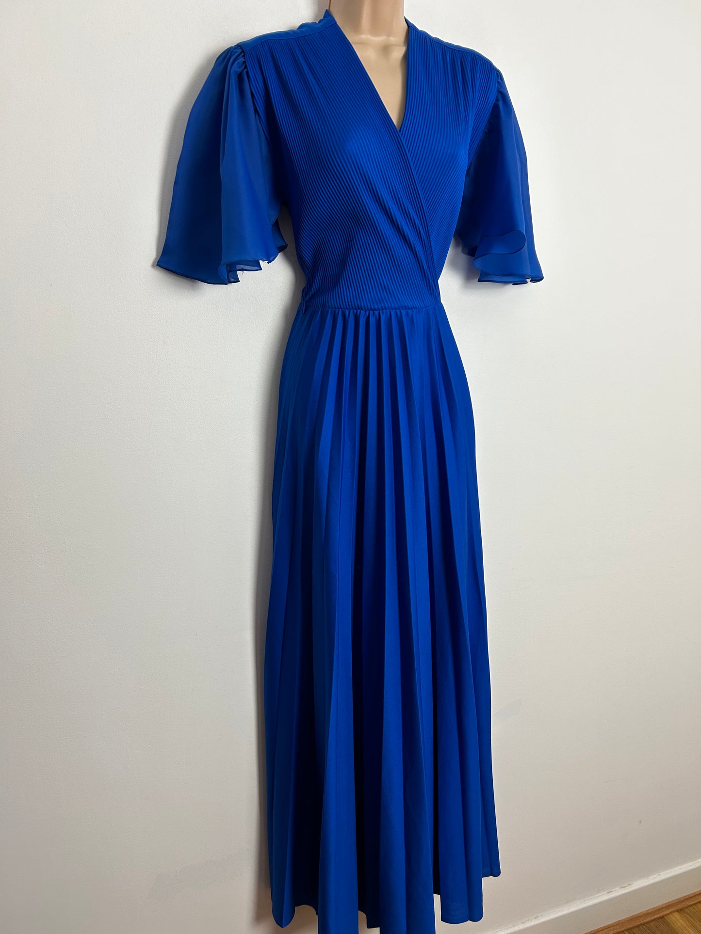 Vintage 1970s UK Size 10 Electric Blue Plisse Pleated Flared Short Flared Sleeve Pleated Maxi Dress