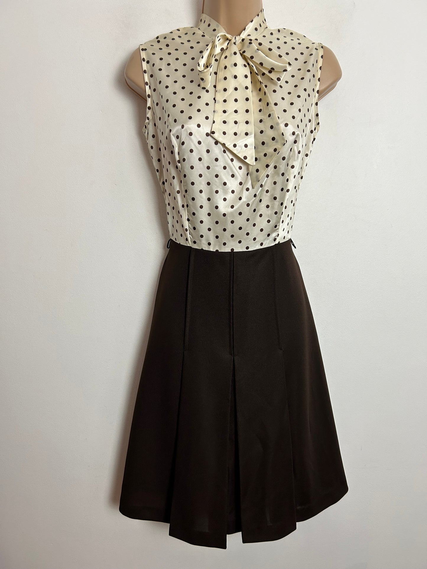 Vintage 1960s HAREM UK Size 8 Brown & Cream Polka Dot Print Sleeveless Pussy Bow Mod Dress