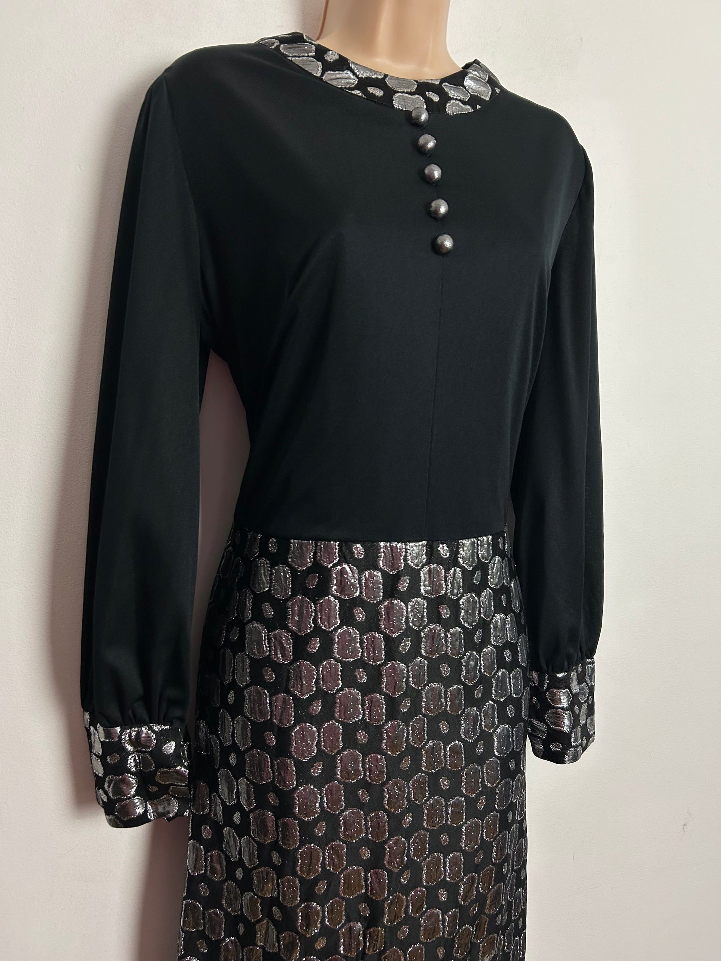 Vintage 1970s MI SIZE UK Size 14-16 Black & Metallic Silver Lurex Abstract Pattern Long Sleeve Occasion Maxi Dress