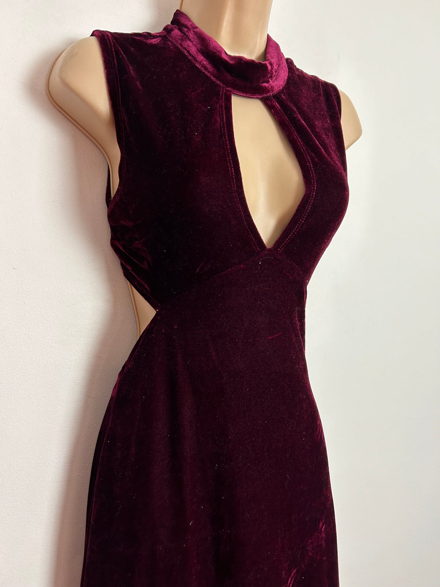 Vintage 1990s UK Size 8-10 Dark Red Maroon Sleeveless Keyhole Open Back Velour Maxi Party Dress