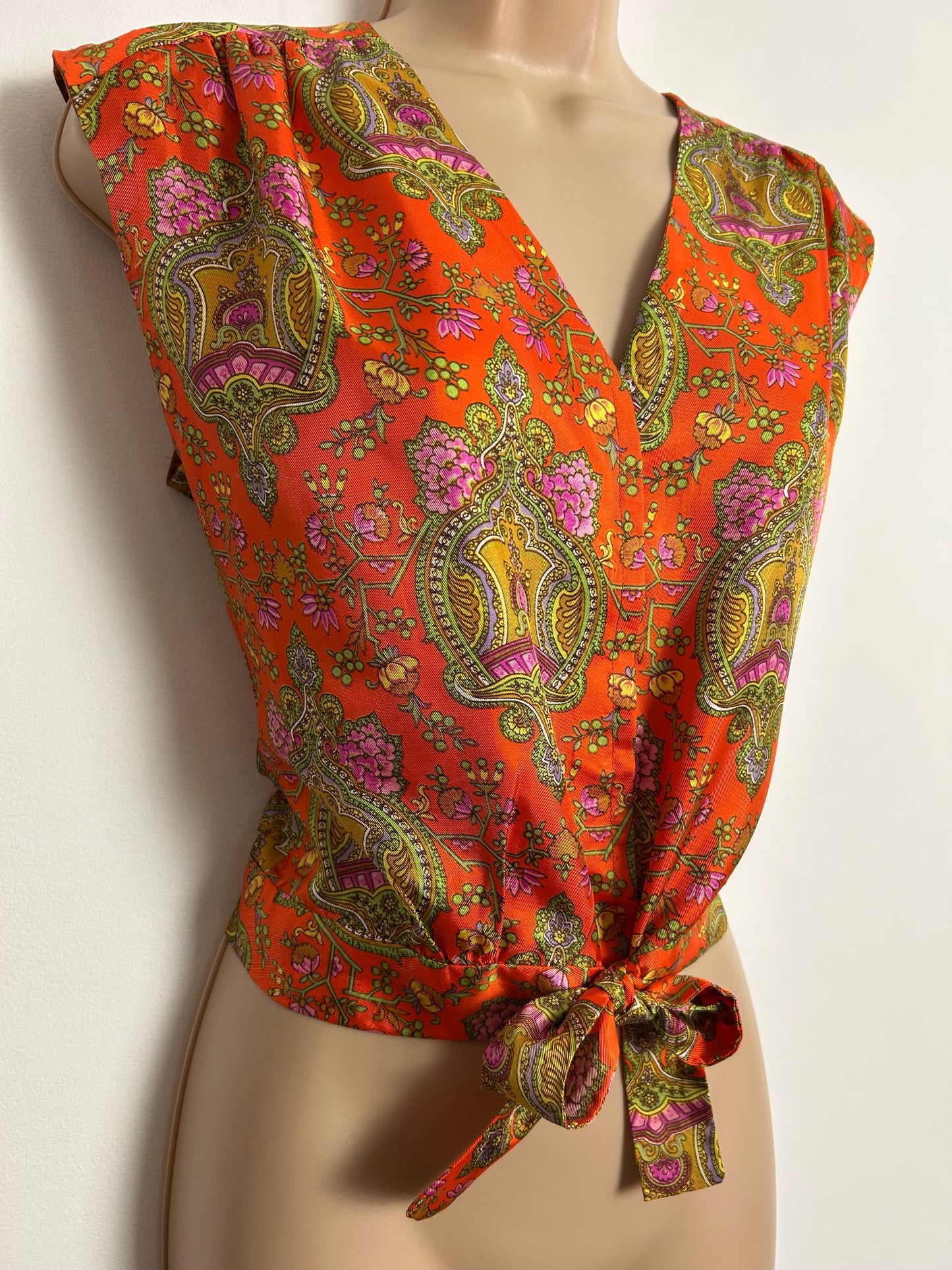 Vintage 1970s Size 10 Orange Green & Pink Nouveau Floral Print Sleeveless Tie Waisted Blouse