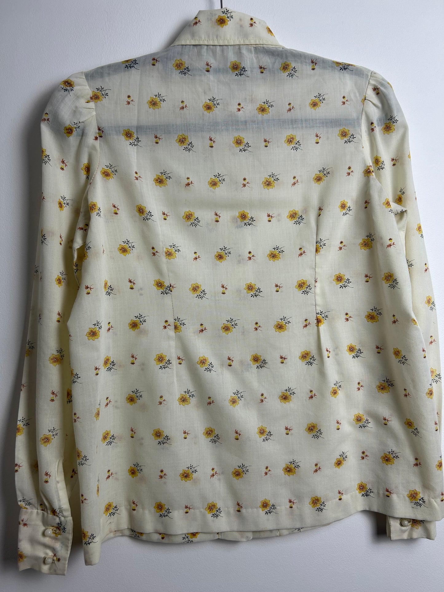 Vintage 1970s Size 12 Cream & Dark Yellow Floral Print Dagger Collar Long Sleeve Cotton Mix Shirt