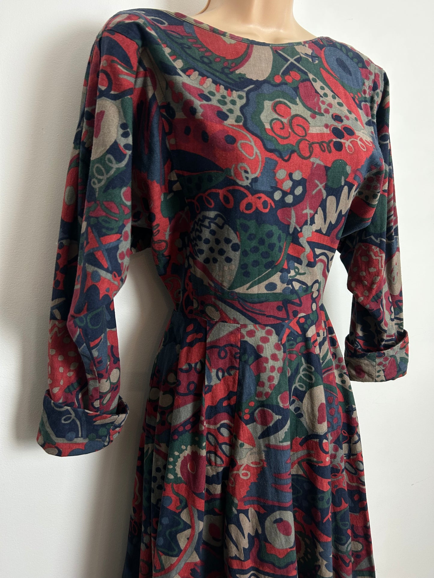 Vintage 1980s DROOPY & BROWNS Angela Holmes Size 6 Dark Green Red & Grey Abstract Print Midi Dress