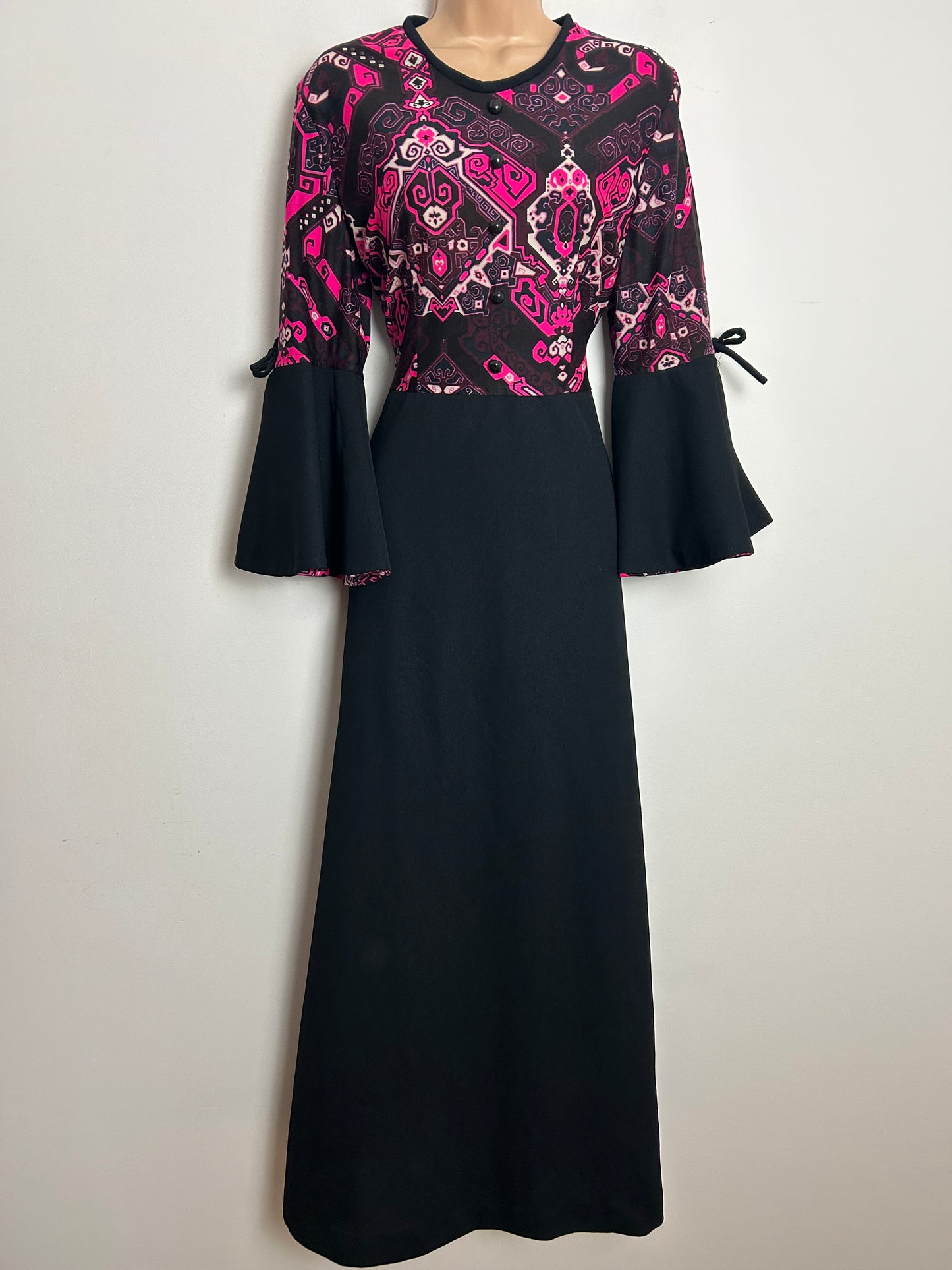 Vintage 1970s Size 14 Black Neon Pink & Maroon Abstract Print Flared Cuff Maxi Dress