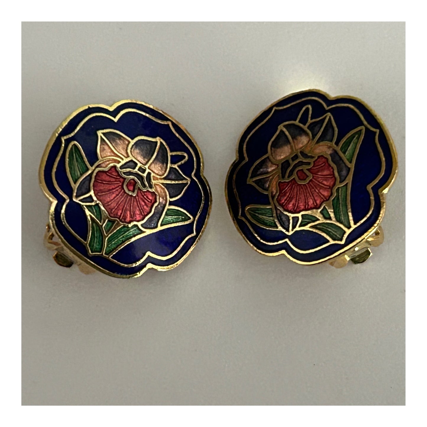 Vintage 1980s Pretty Gold Tone & Cloisonne Enamel Flower Pattern Clips On Earrings