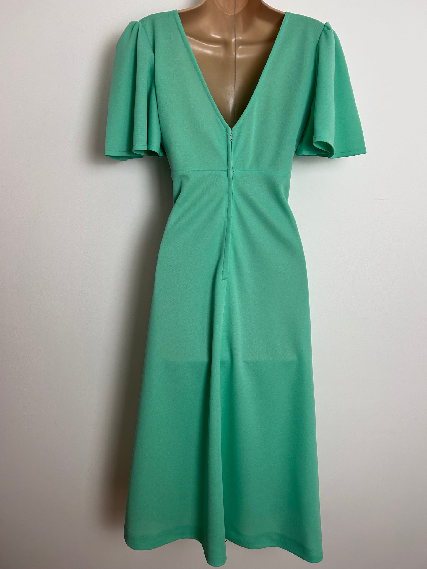 Vintage 1970s Size 8 Mint Green lace Up Bodice Flutter Sleeve Fit & Flare Dress