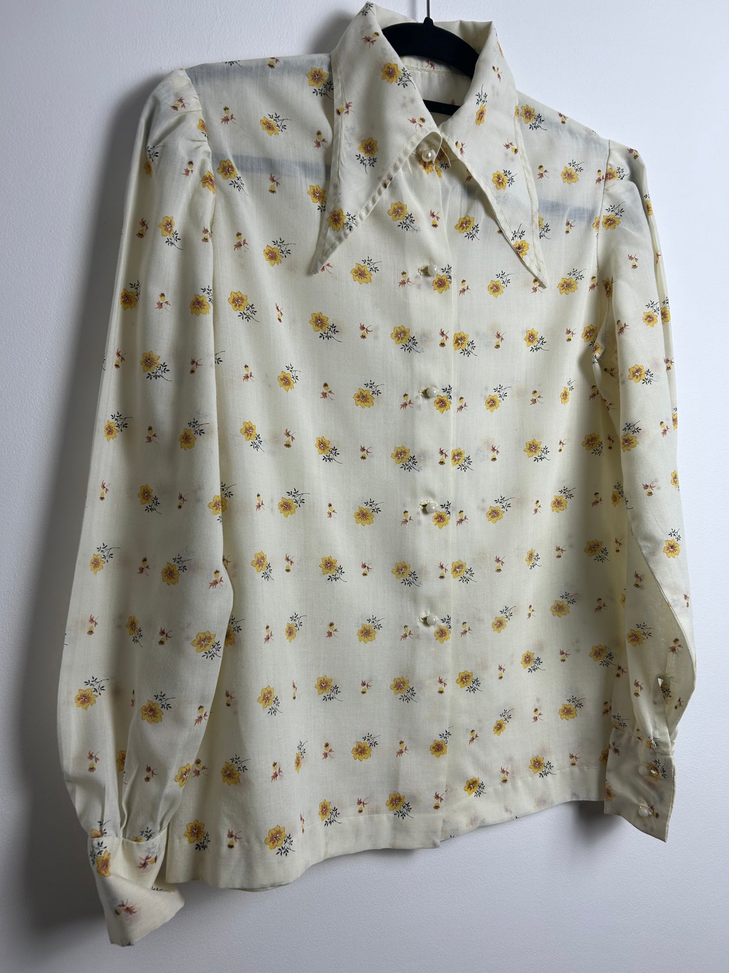 Vintage 1970s Size 12 Cream & Dark Yellow Floral Print Dagger Collar Long Sleeve Cotton Mix Shirt