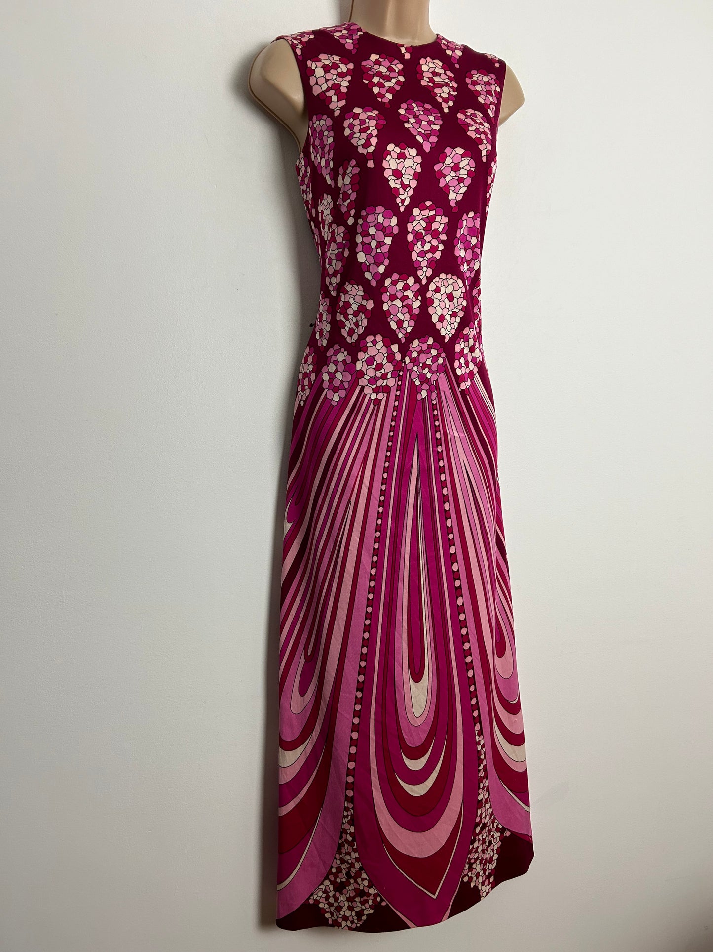 Vintage 1970s Size 10-12 Stunning Magenta & Pink Tones Abstract & Stripe Print Sleeveless Maxi Dress