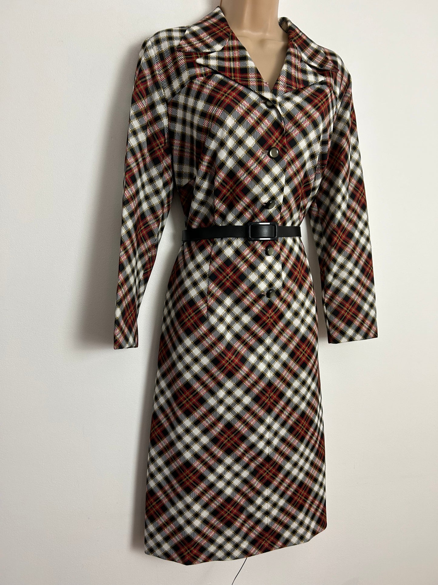 Vintage 1970s UK Size 14 Black White & Red Tartan Check Print Long Sleeve Belted Mod Day Dress
