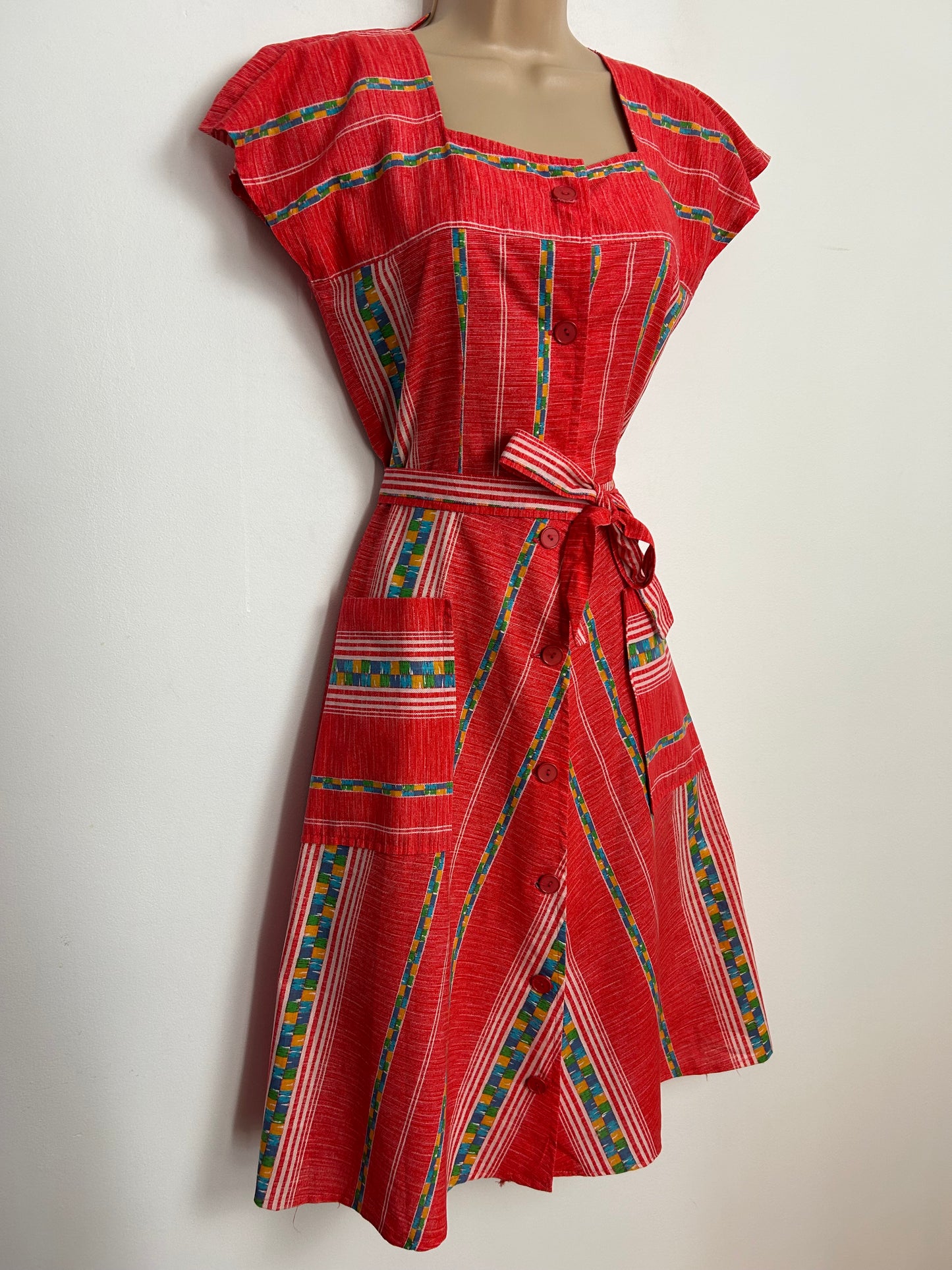 Vintage 1970s Size 8 Cute Red Stripe Print Short Cap Sleeve Belted Cotton Day Dress