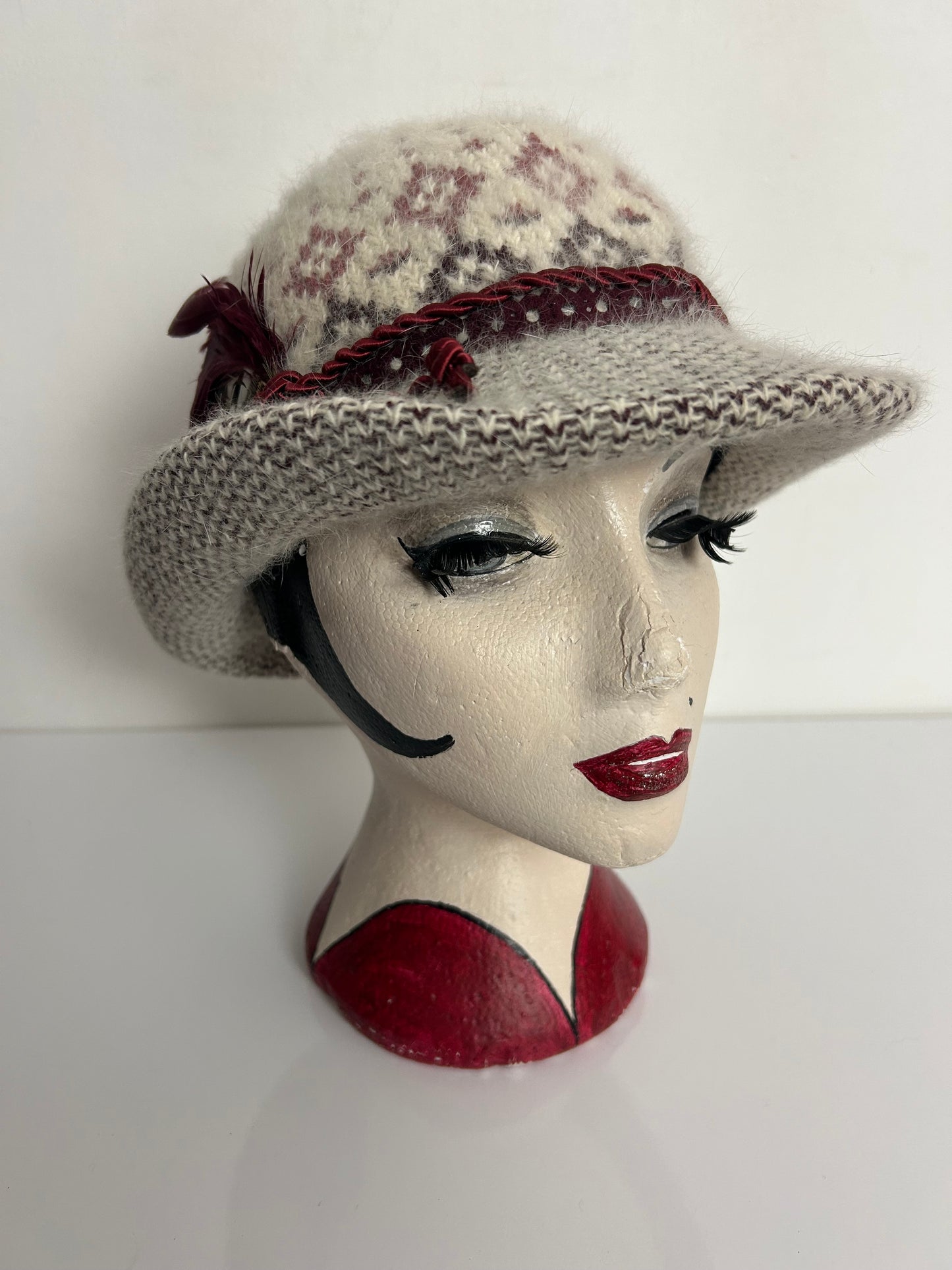 Vintage Gorgeous Cream & Dark Red Angora Mix Feather Detail Trilby Style Hat