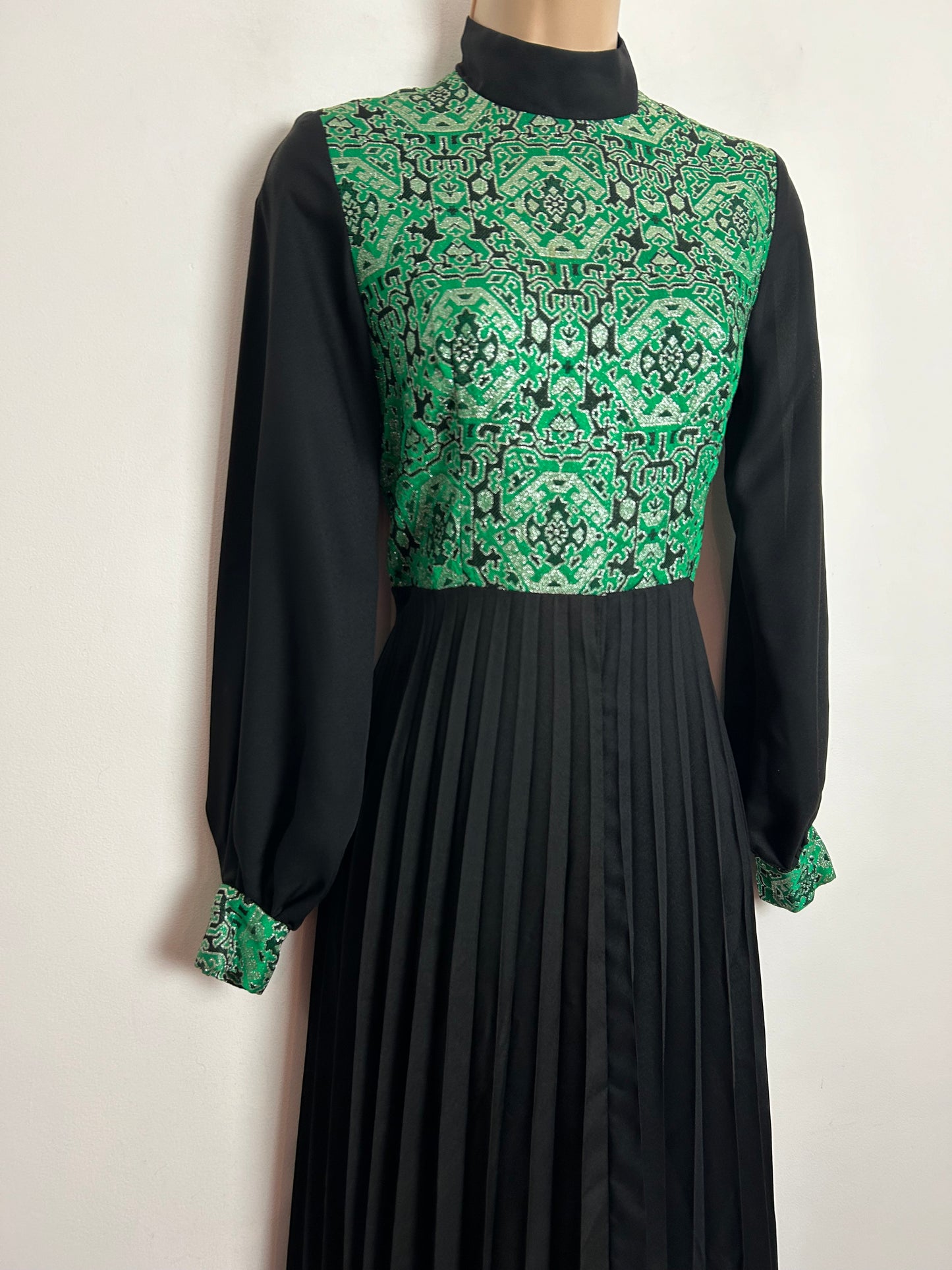Vintage 1960s SHUBETTE UK Size 6 Black Green & Silver Brocade Pleated Occasion Evening Maxi Dress