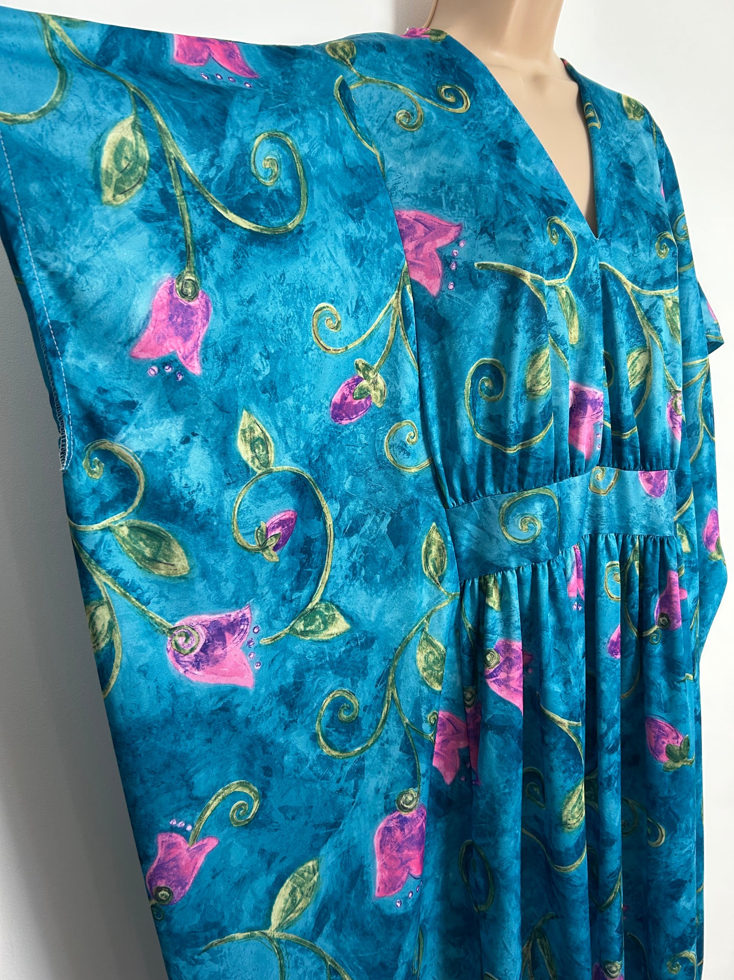 Vintage One Size Turquoise Pink & Green Floral Print Short Wide Sleeve Kaftan