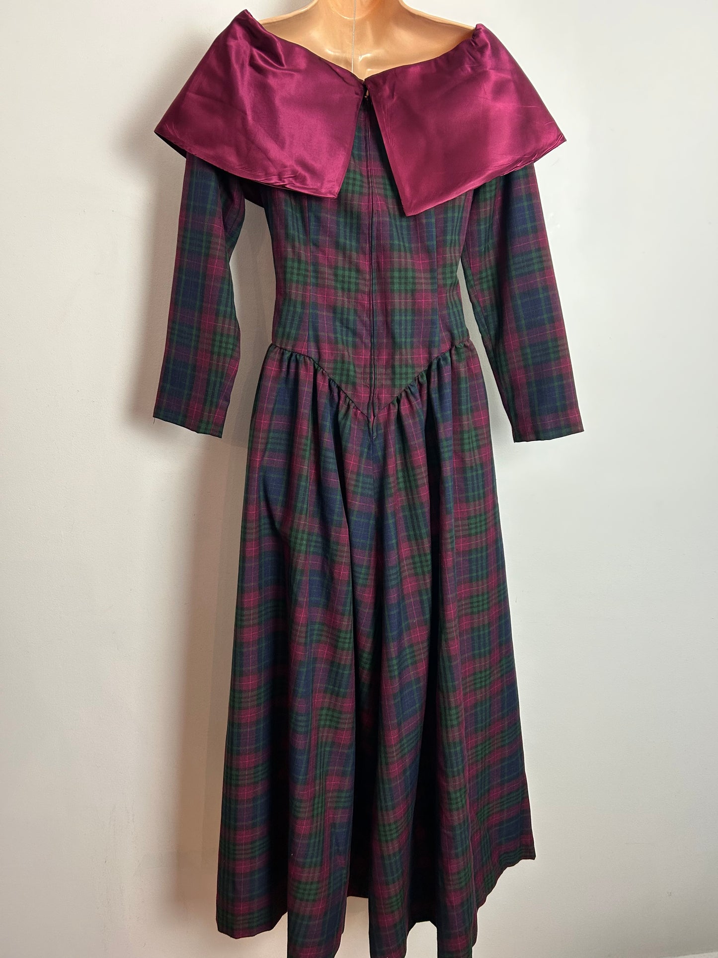 Vintage 1980s UK Size 8 (Poss 8-10) Dark Green & Claret Tartan Check Bardot Neck Christmas Gown/Dress