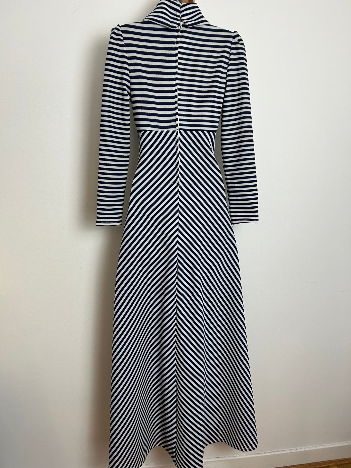 Vintage 1970s Size 8 Navy Blue & White Stripe Print Long Sleeve Funnel Neck Maxi Dress