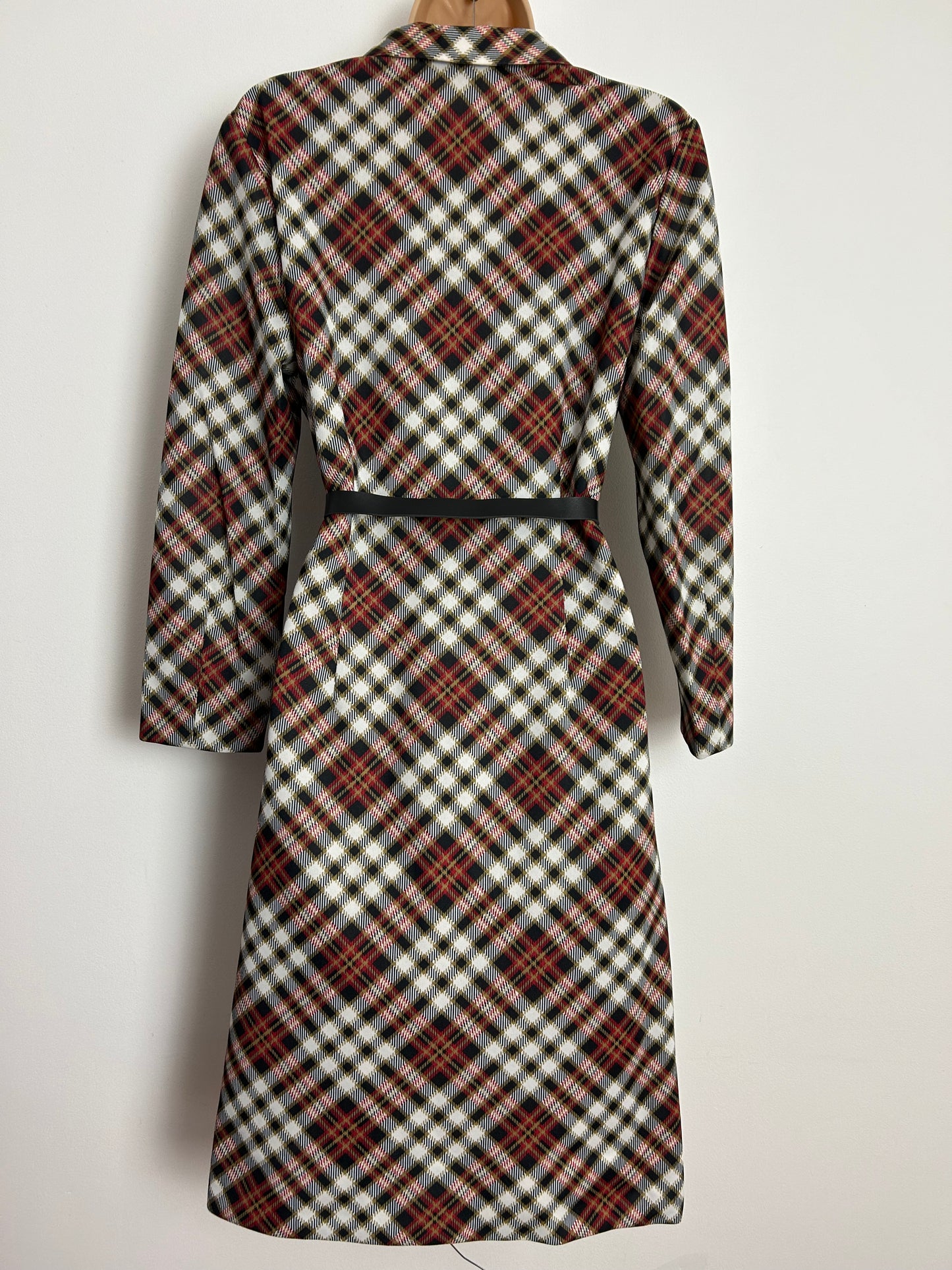 Vintage 1970s UK Size 14 Black White & Red Tartan Check Print Long Sleeve Belted Mod Day Dress